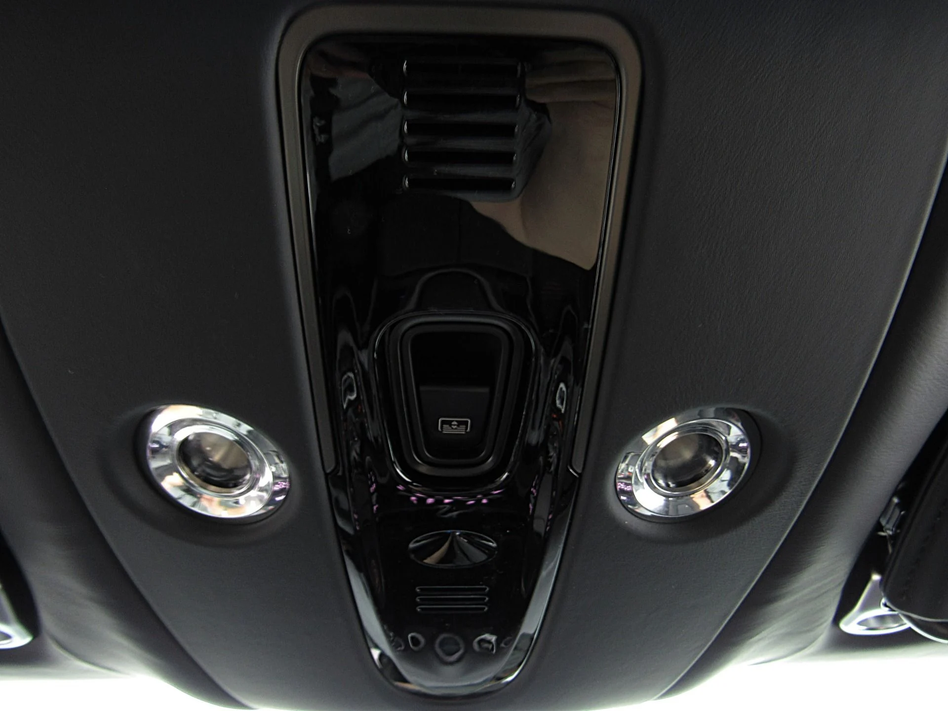 mph039_3415805994_Used_2023_Aston_Martin_DBX_87879adfbe
