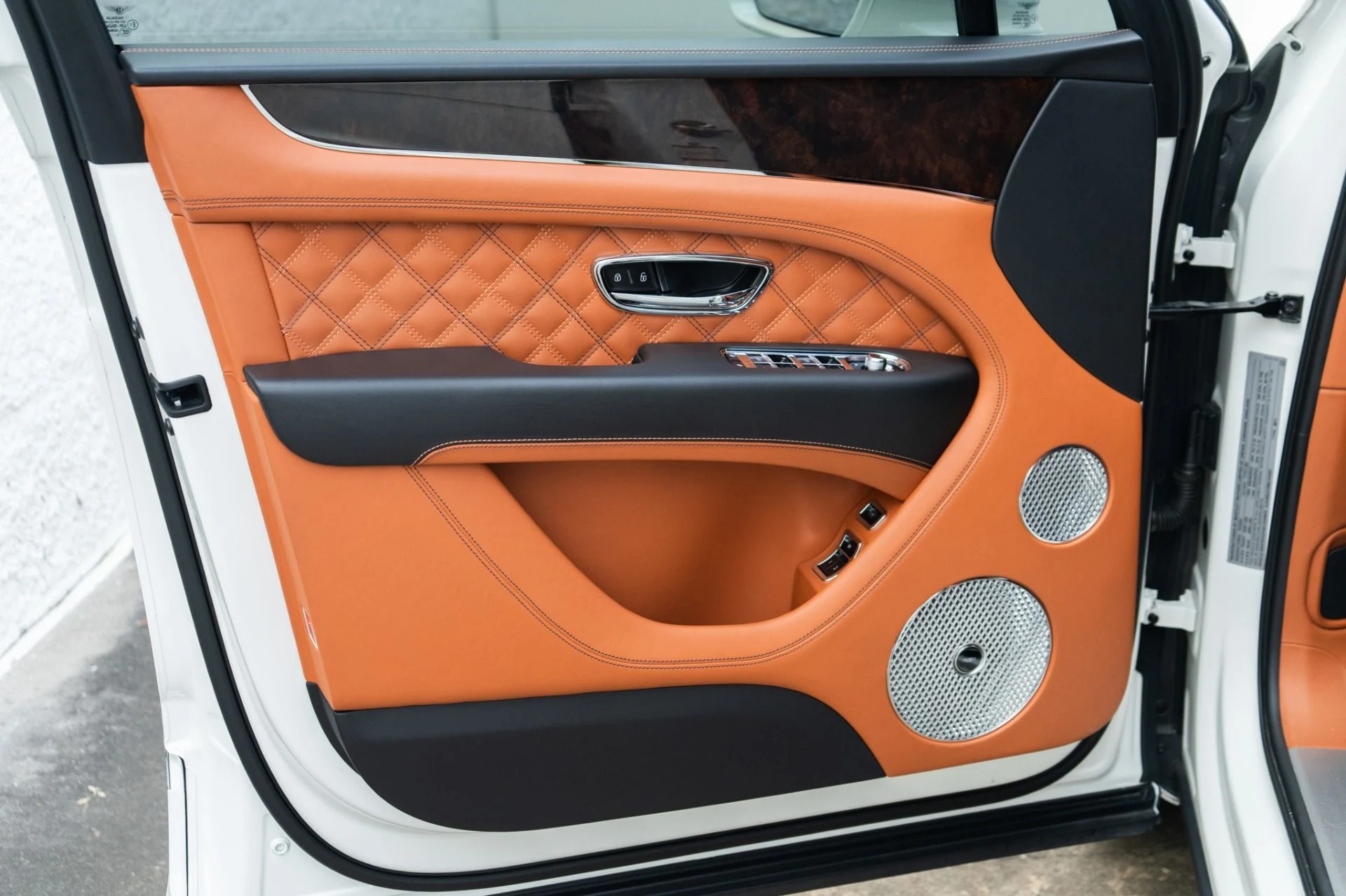 mph039_3437234994_Used_2021_Bentley_Bentayga_V8_1780518091_b67d44d573