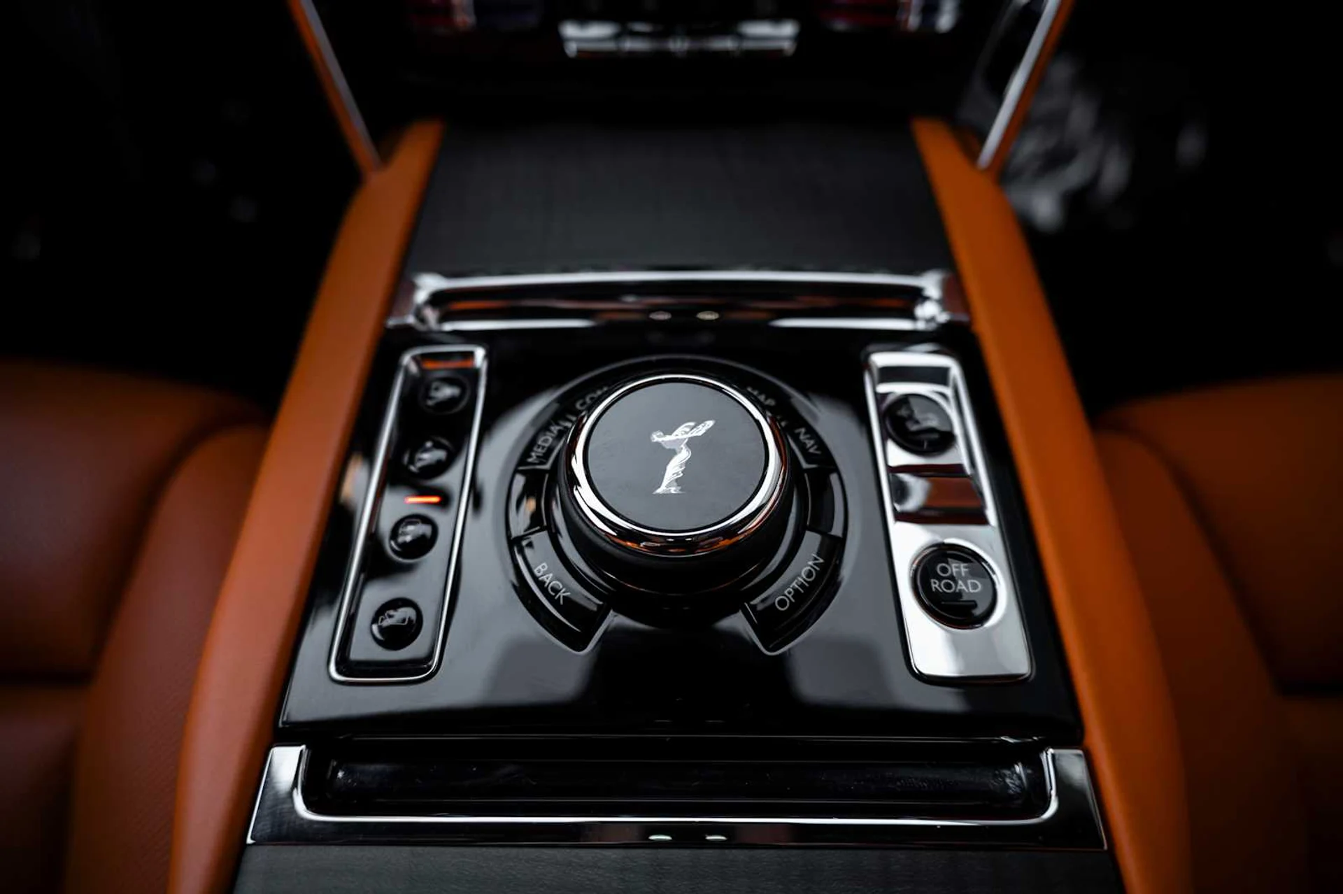 mph039_3444505035_dd7ada69b45f6812a50d222d15c85899x_fd5736a093