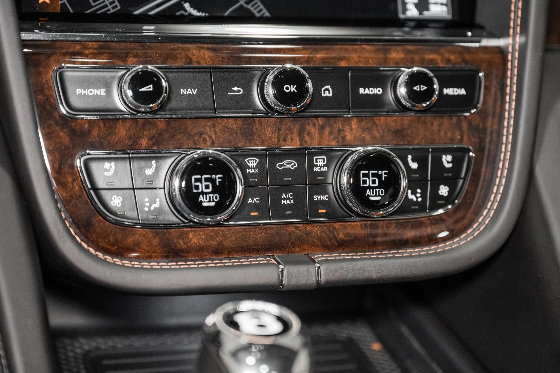 mph039_344461788_Used_2022_Bentley_Bentayga_V8_1773164215_4e7ca7c79c