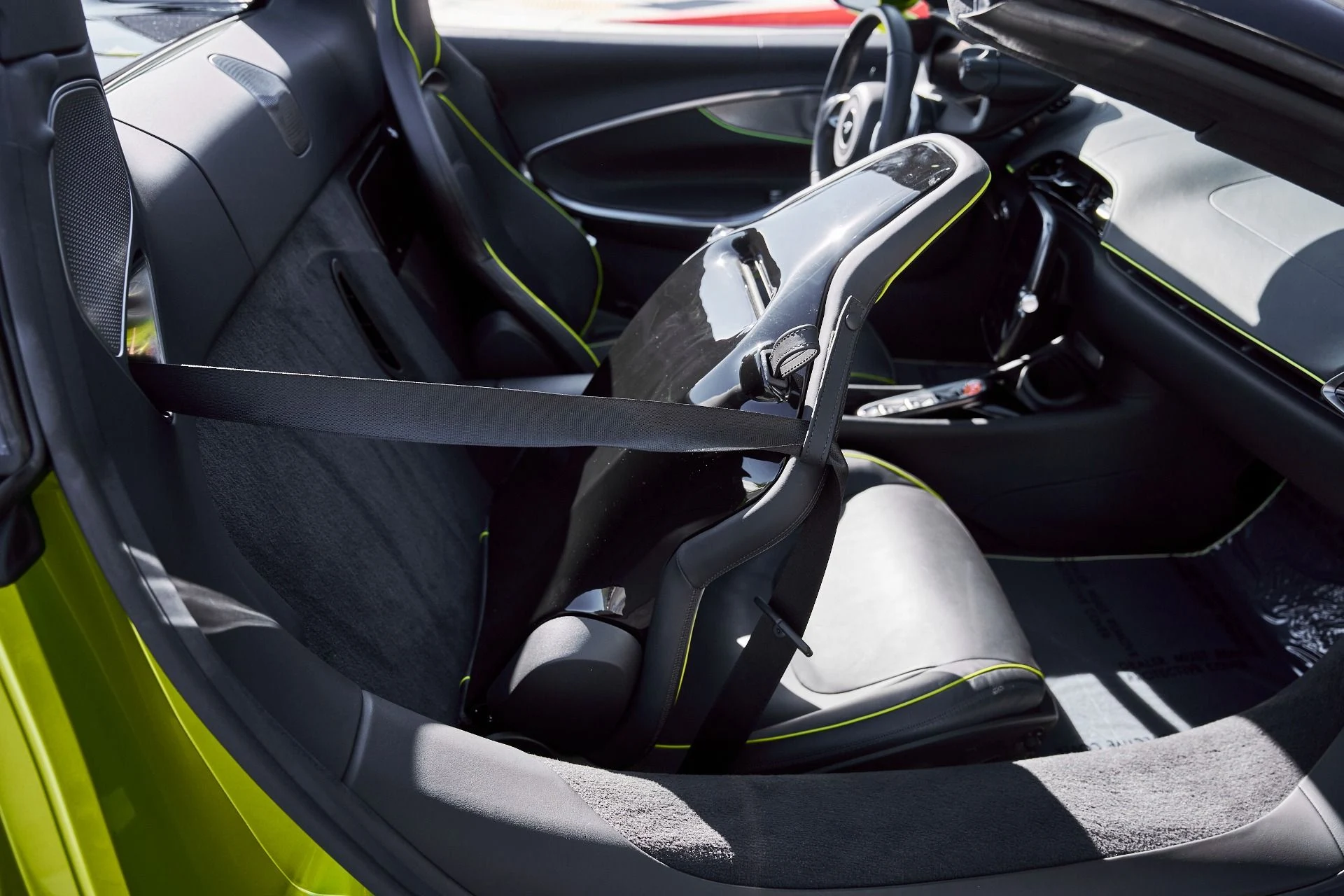 mph039_345098384_Used_2025_Mc_Laren_Artura_Tech_Lux_1769825901_4a71b07d44