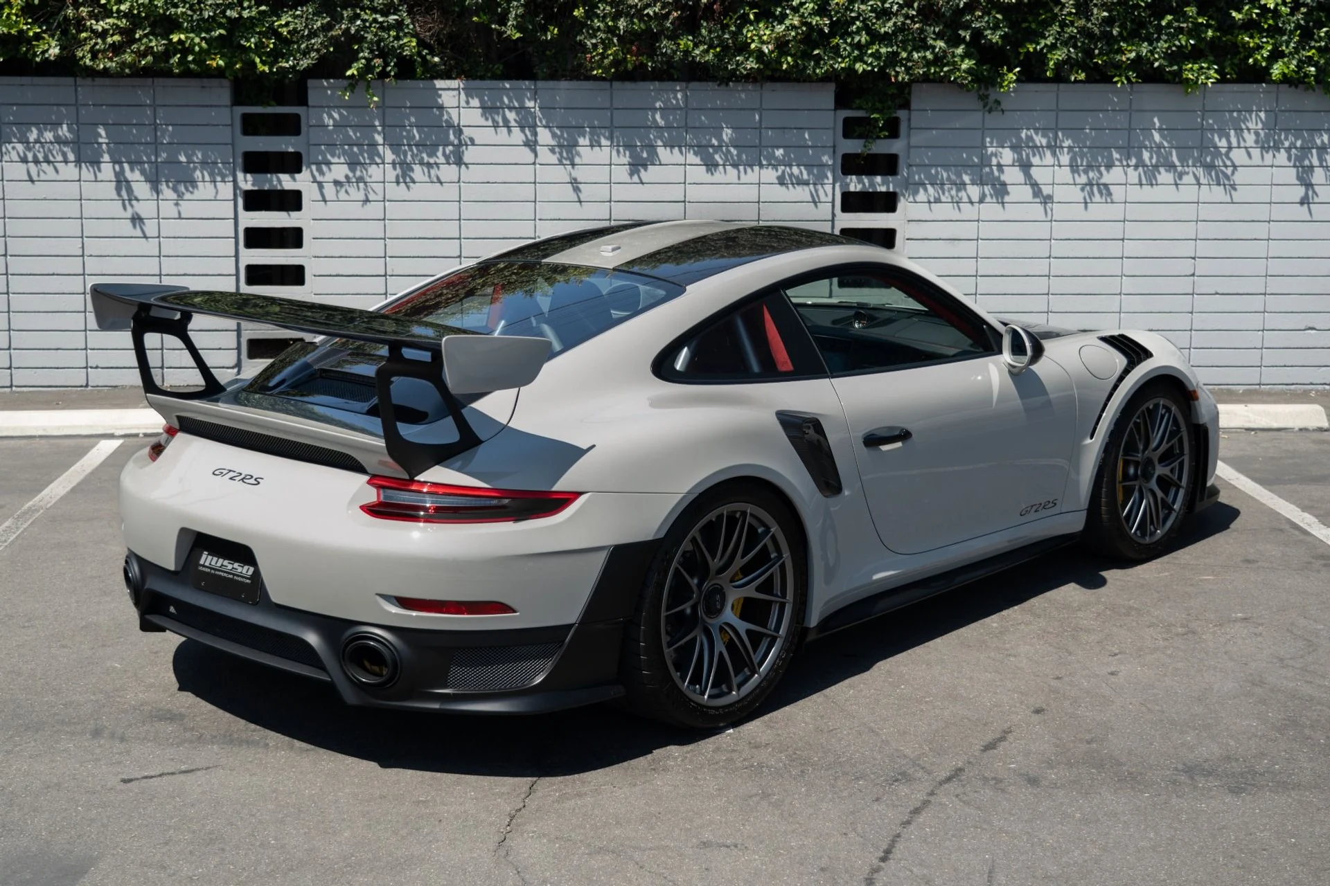 mph039_3457892989_Used_2018_Porsche_911_GT_2_RS_1755904886_ac572aefc8