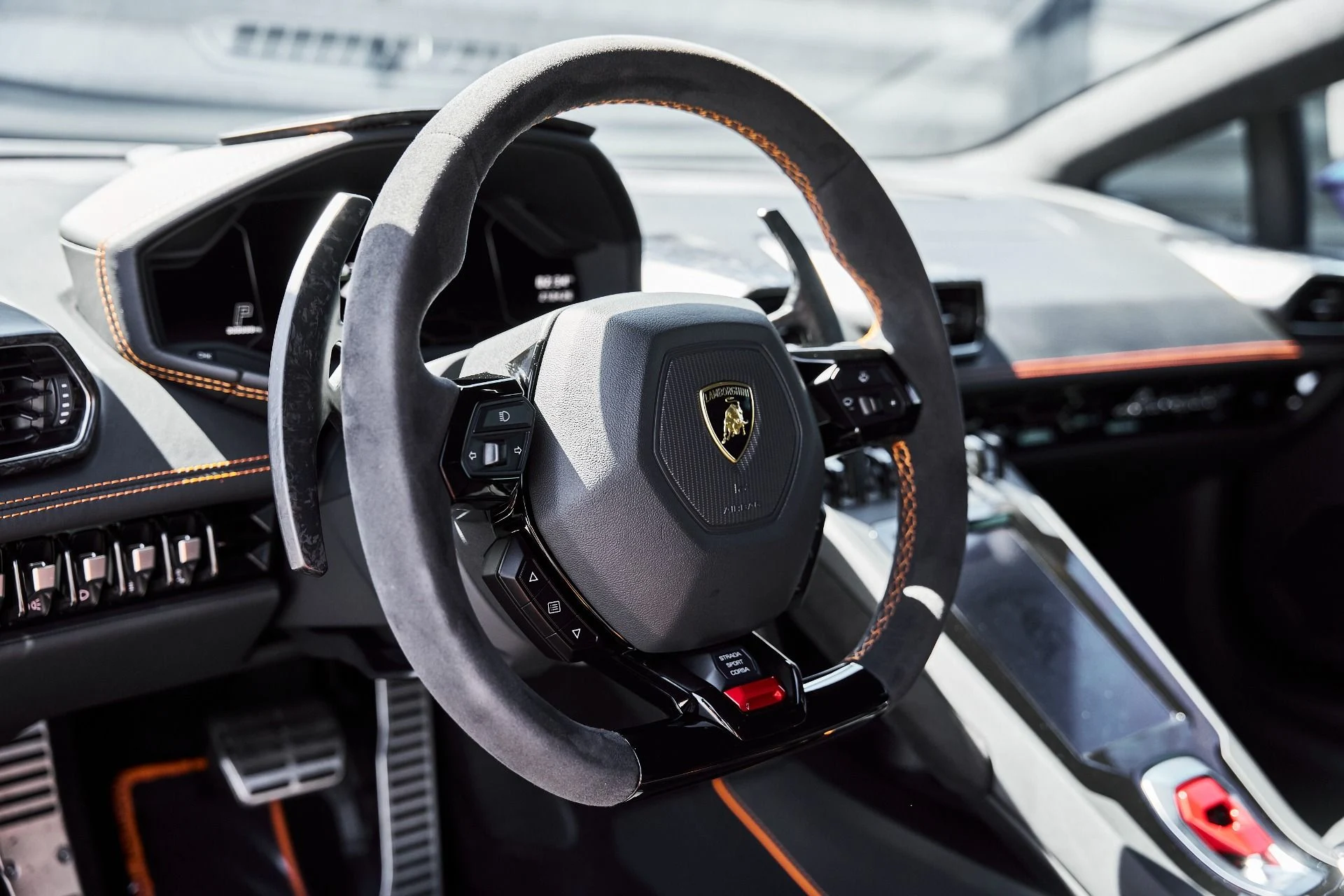 mph039_3461633383_Used_2020_Lamborghini_Huracan_EVO_Base_1777394831_c932f07cac