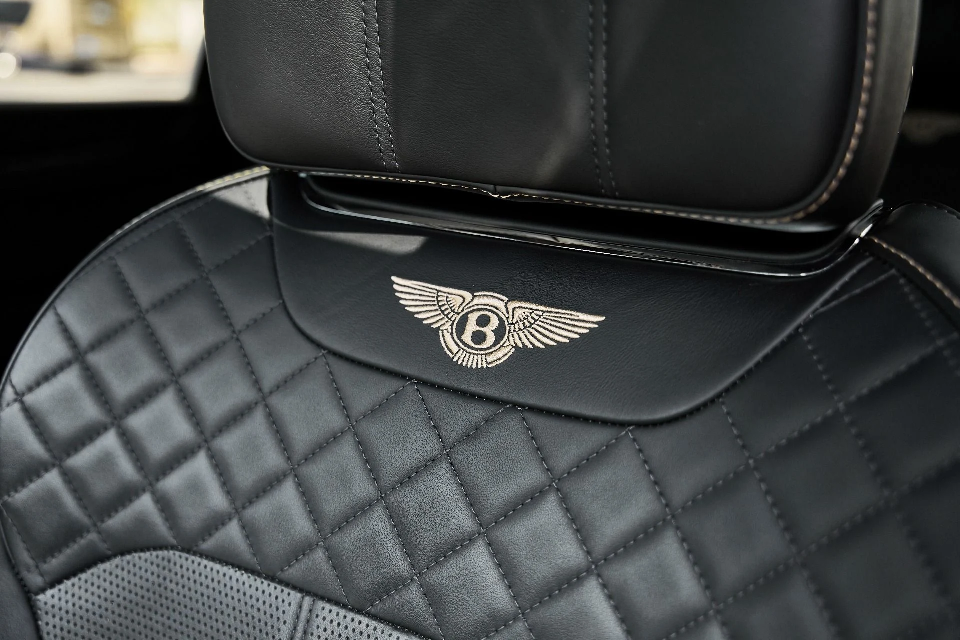 mph039_3465835690_Used_2017_Bentley_Bentayga_W12_1781373115_1c24e92d2e