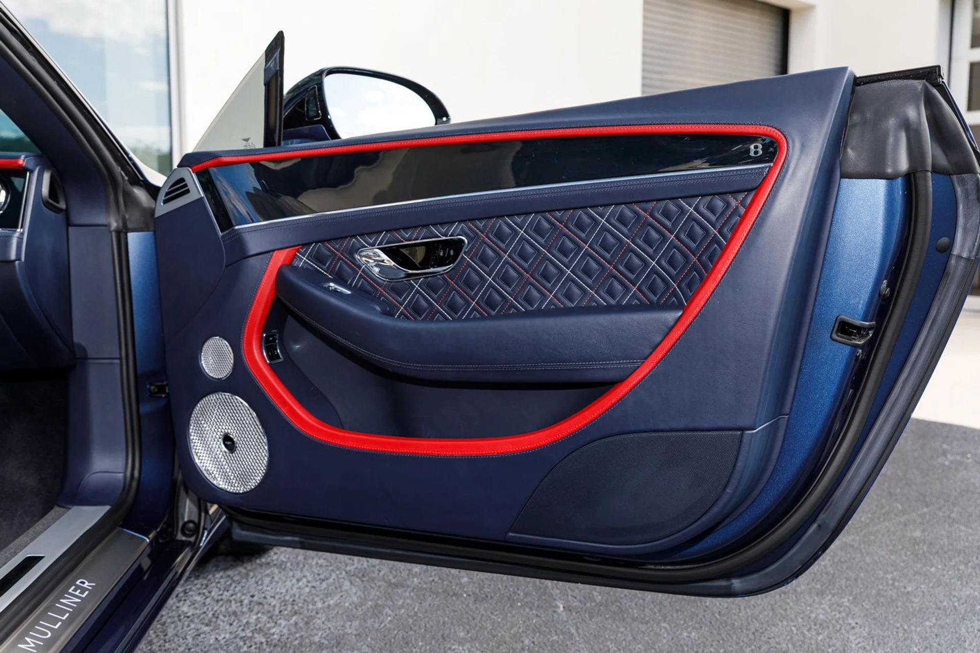 mph039_3467473349_51a9dd5a86806ba60401676d96011df1x_6d30dff15a