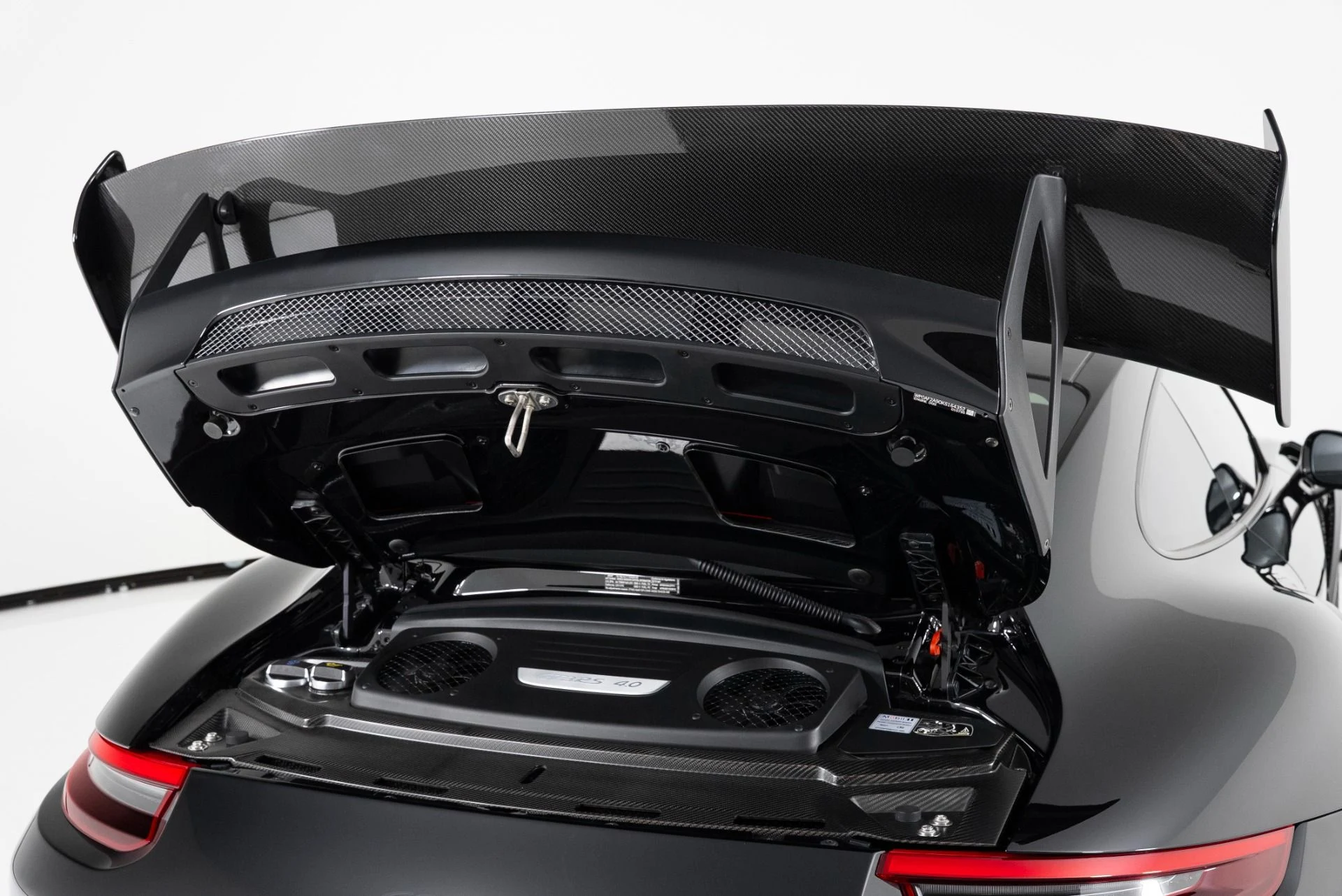 mph039_3468004643_Used_2019_Porsche_911_GT_3_RS_1753749497_28b6bd0774