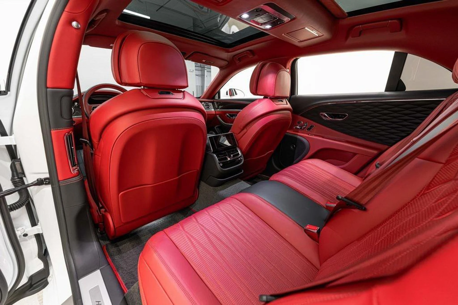 mph039_346862974_YG_Dxjn_M33dj_WDM_Ho9_XF_Ry_Tu_V48_73ee4578c4