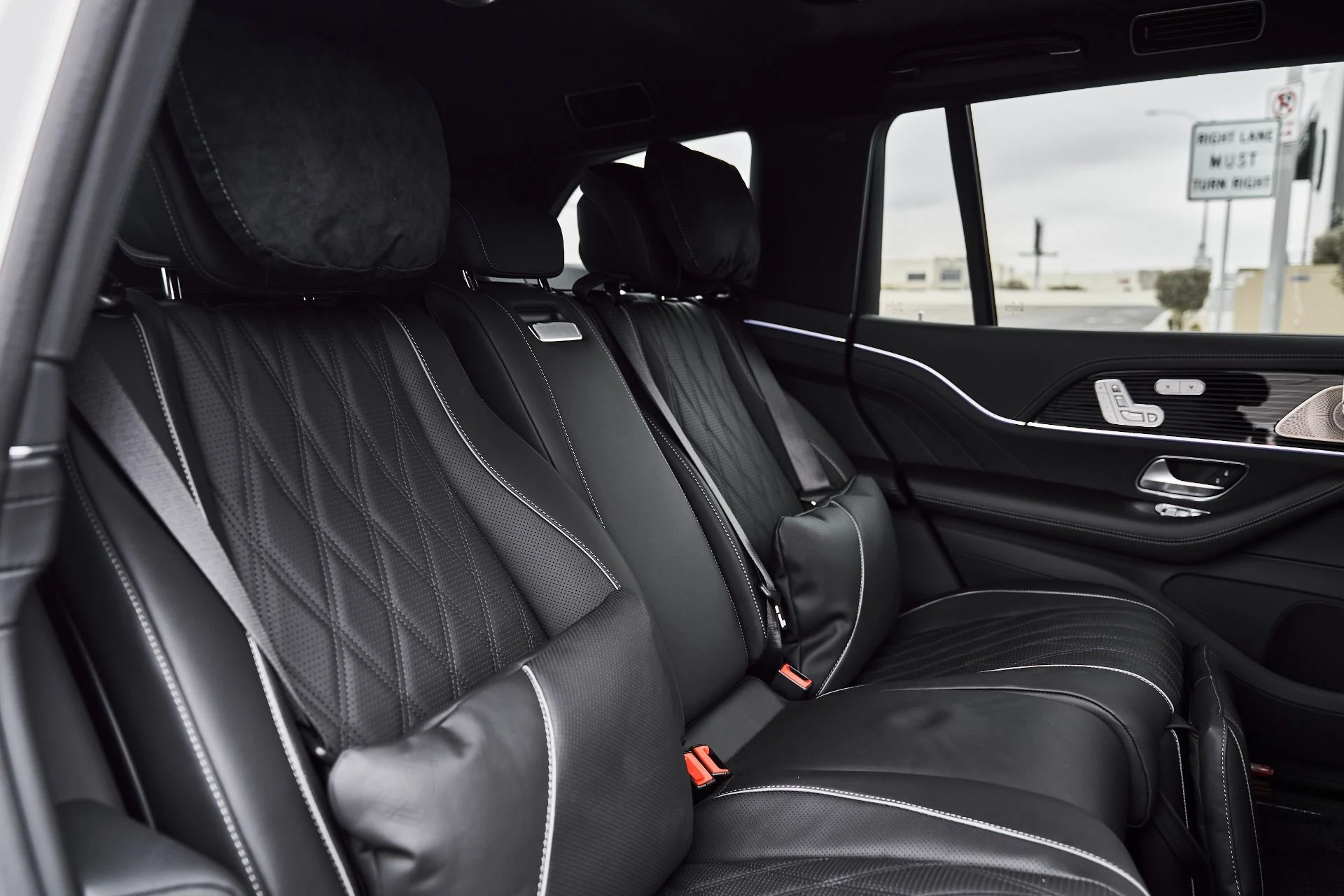 mph039_3479253494_Used_2026_Mercedes_Benz_GLS_Maybach_GLS_600_1777160260_04551f12a8