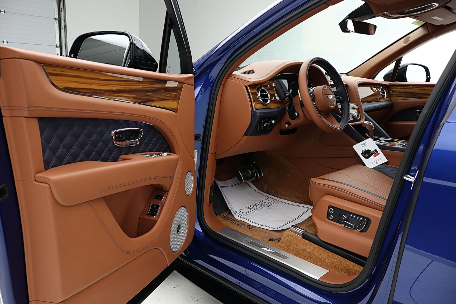 mph039_3482097841_Used_2022_Bentley_Bentayga_S_V8_529ed4a992