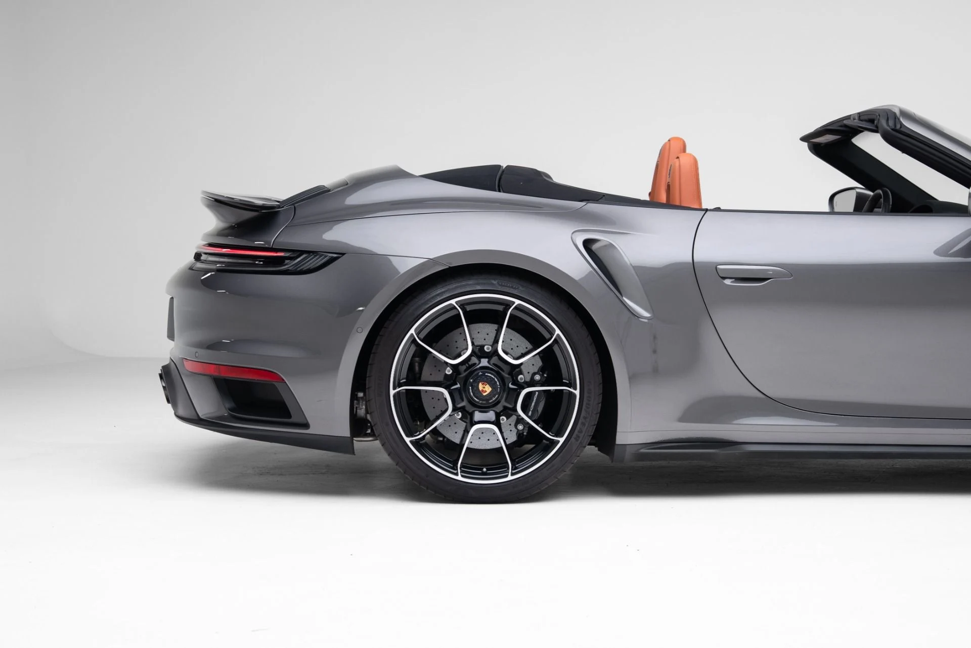 mph039_3490441155_Used_2024_Porsche_911_Turbo_S_1770940586_7afad64318