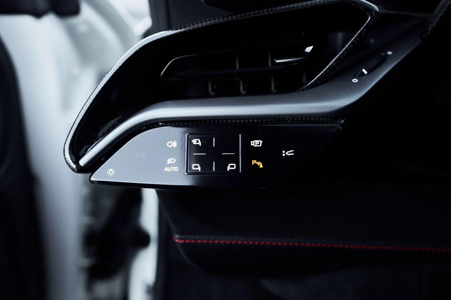 mph039_3505463486_Used_2023_Ferrari_SF_90_Stradale_Base_1762650982_c7a16f793f