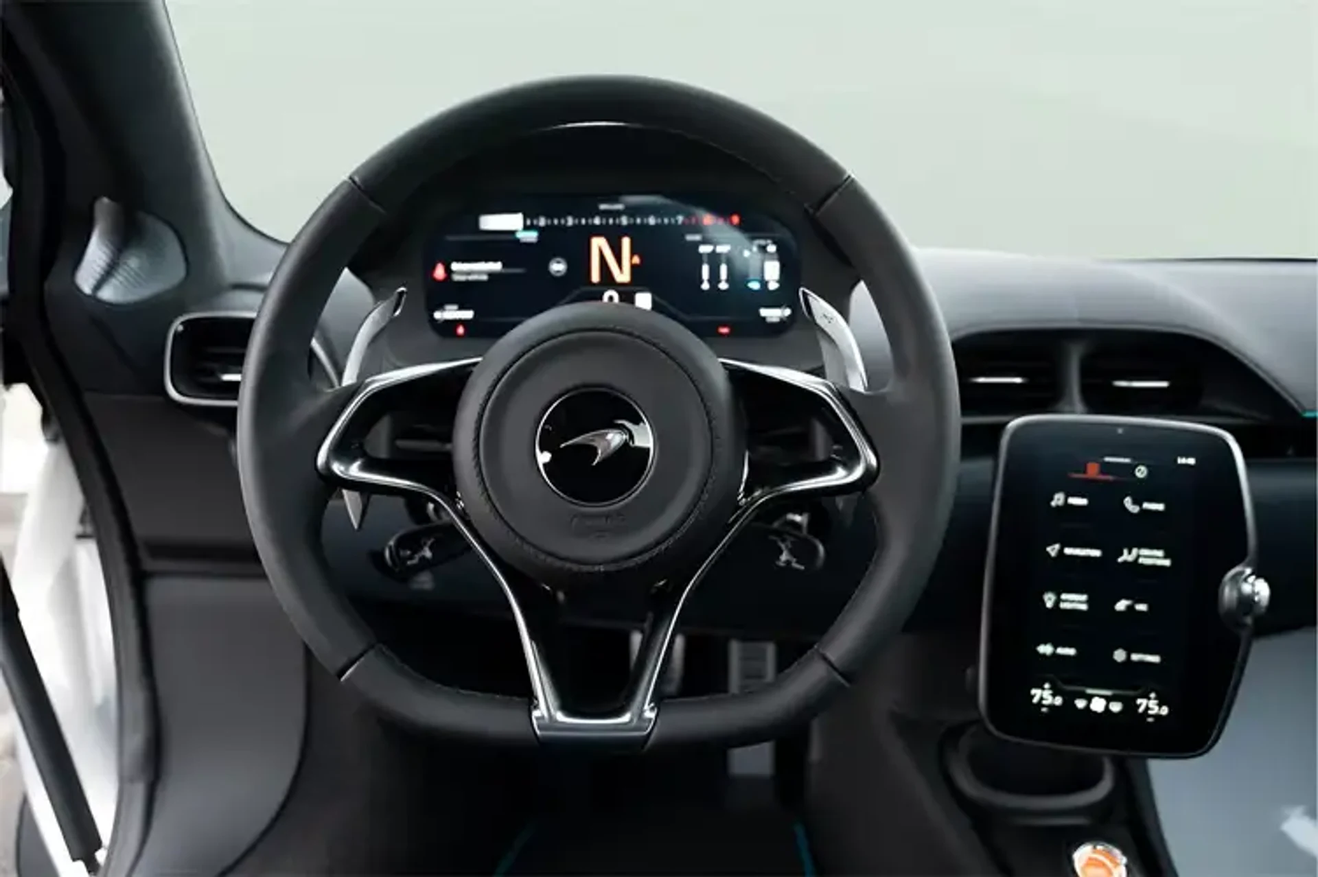 mph039_350969567_t84xe_BLK_4_A_Ot_KM_8_W_med_3a9e992720