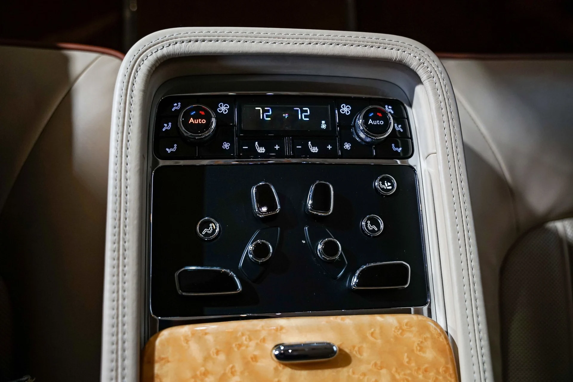 mph039_3515446524_c0b3116cad9d09e55aecb64bd954cb44x_155d23b0b2