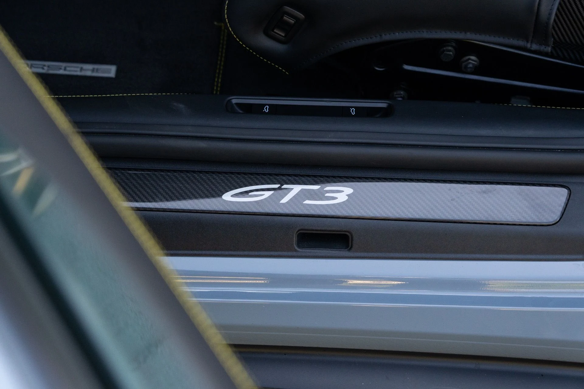 mph039_351978992_Used_2023_Porsche_911_GT_3_1777402484_374adea834