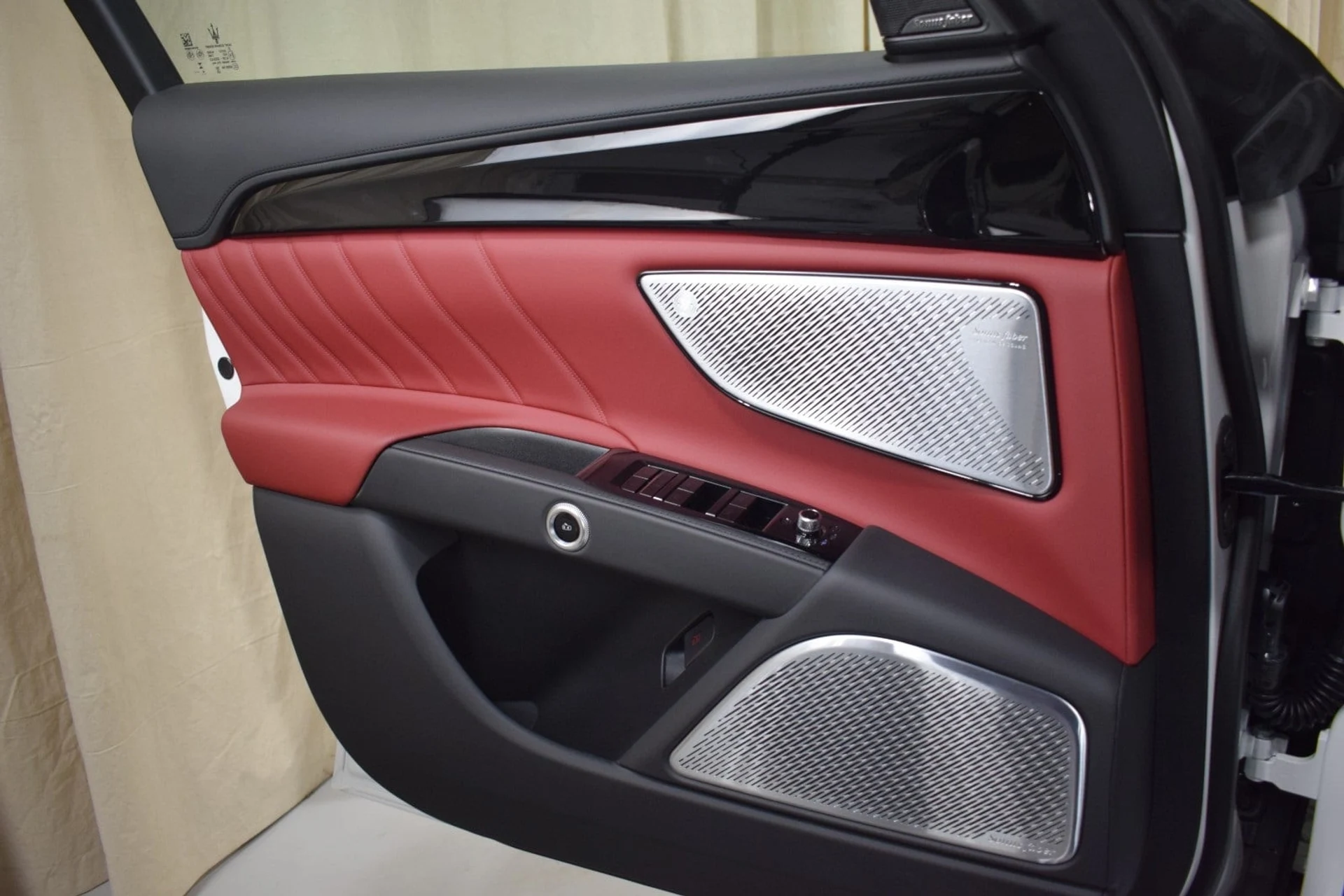 mph039_3538585565_b7a831f25bd0e384561c32afceabaa30x_c30b99ba4f