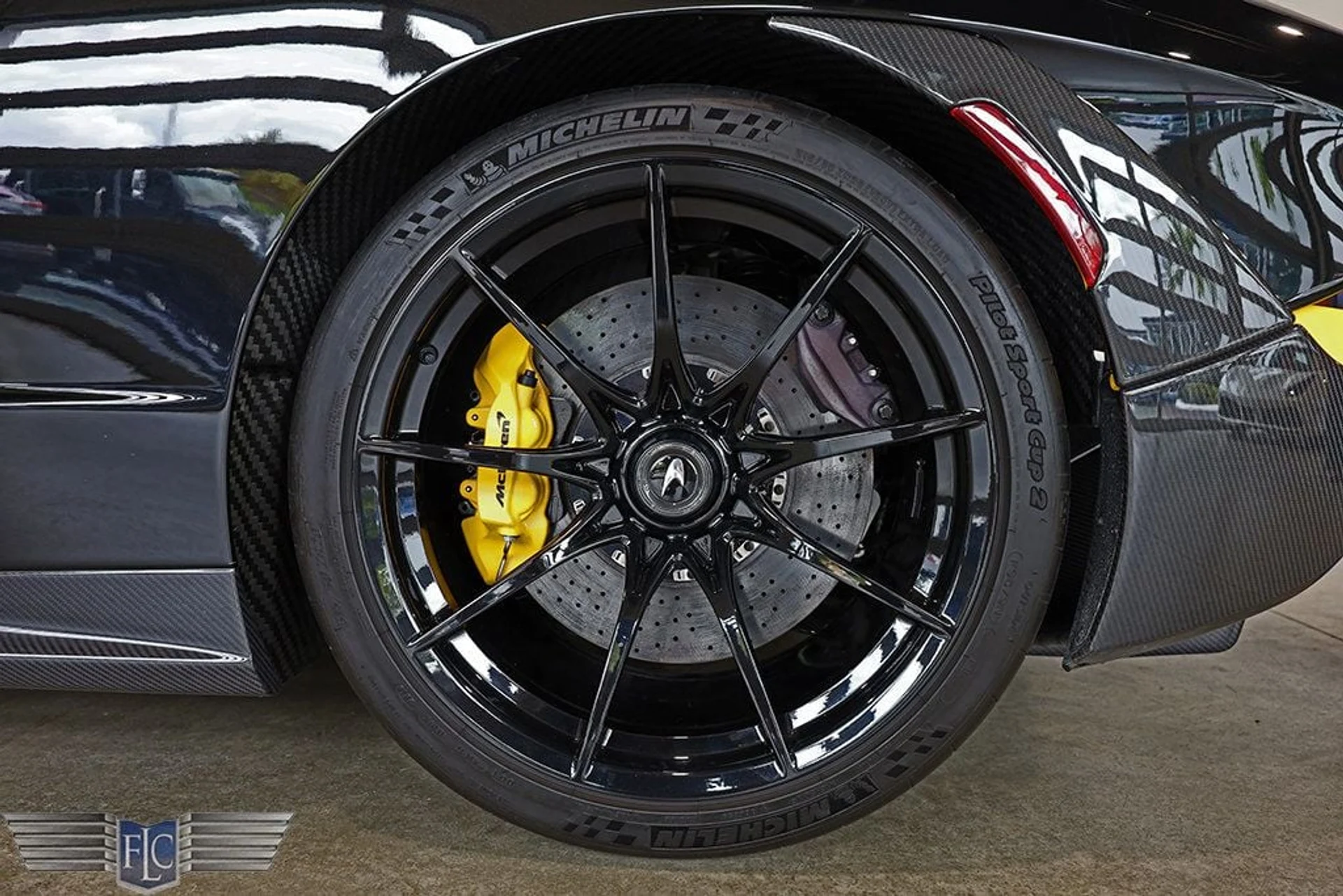 mph039_3560472219_used_2019_mclaren_senna_9689_22907327_40_1024_8e221d6db3