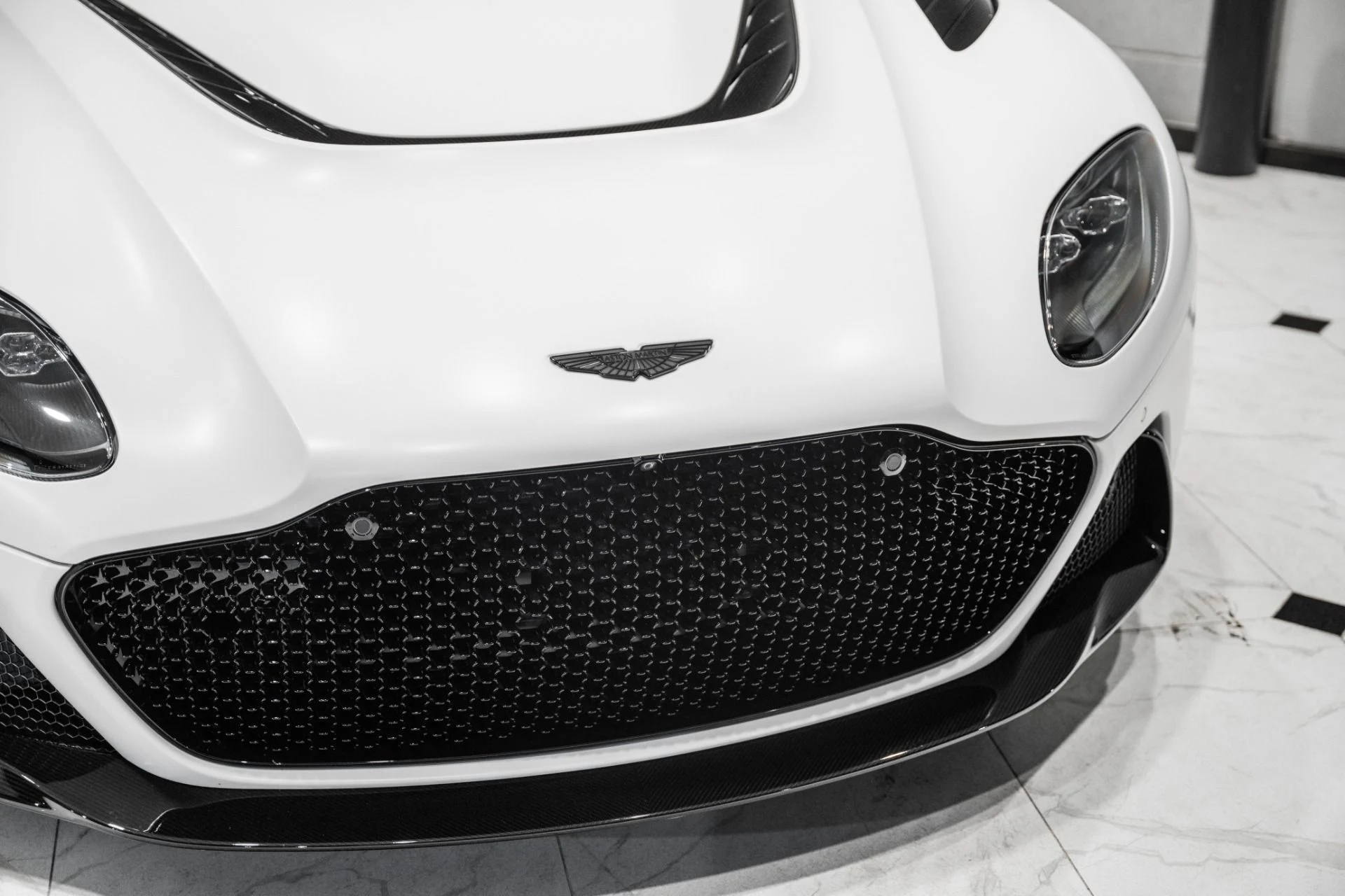 mph039_3568900449_Used_2023_Aston_Martin_DBS_770_Ultimate_1778011376_3e3b9cd49f