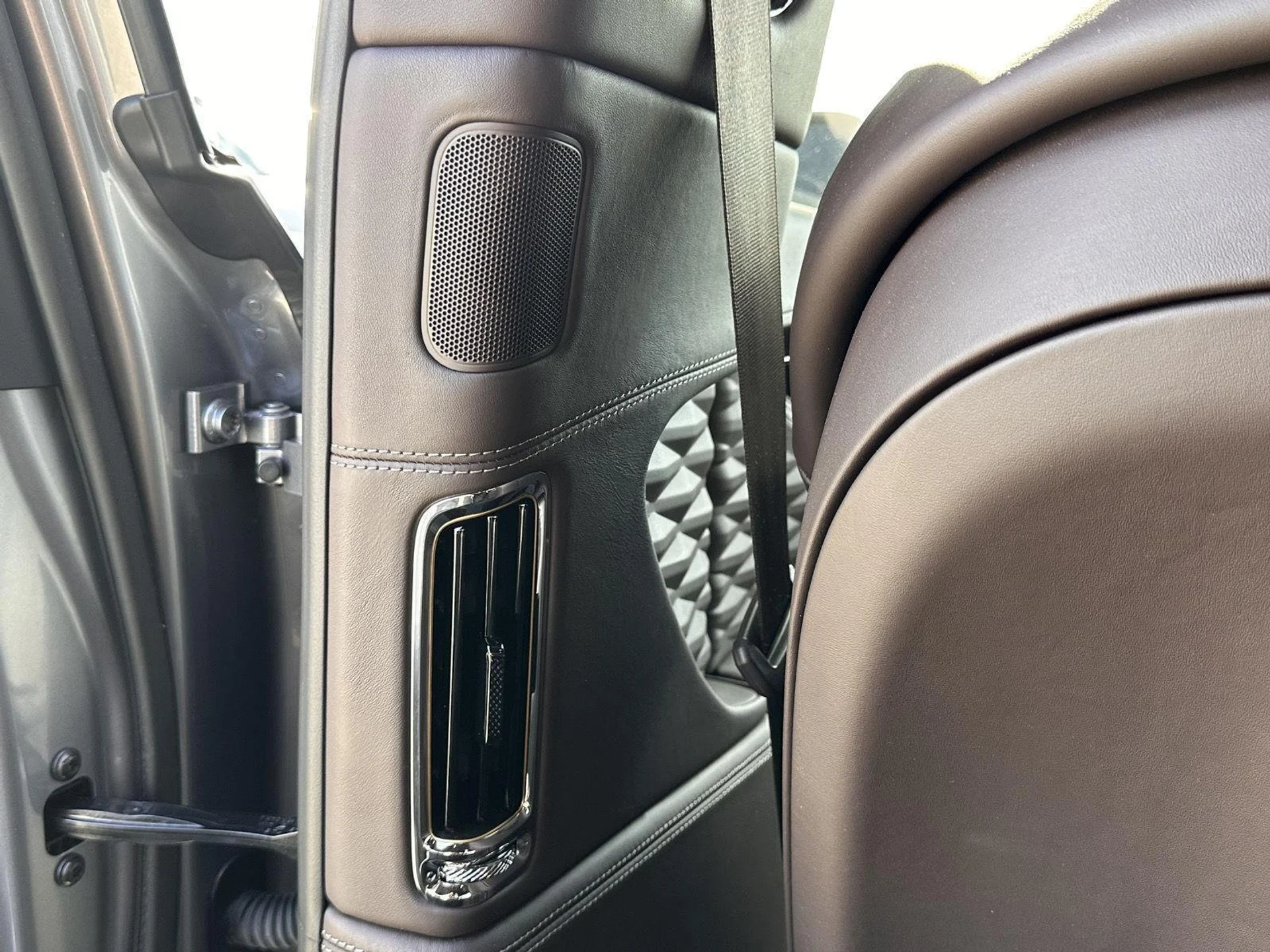 mph039_3574689258_b6e7ca00a10e3799b3a6d06411d3f987_9656aec860