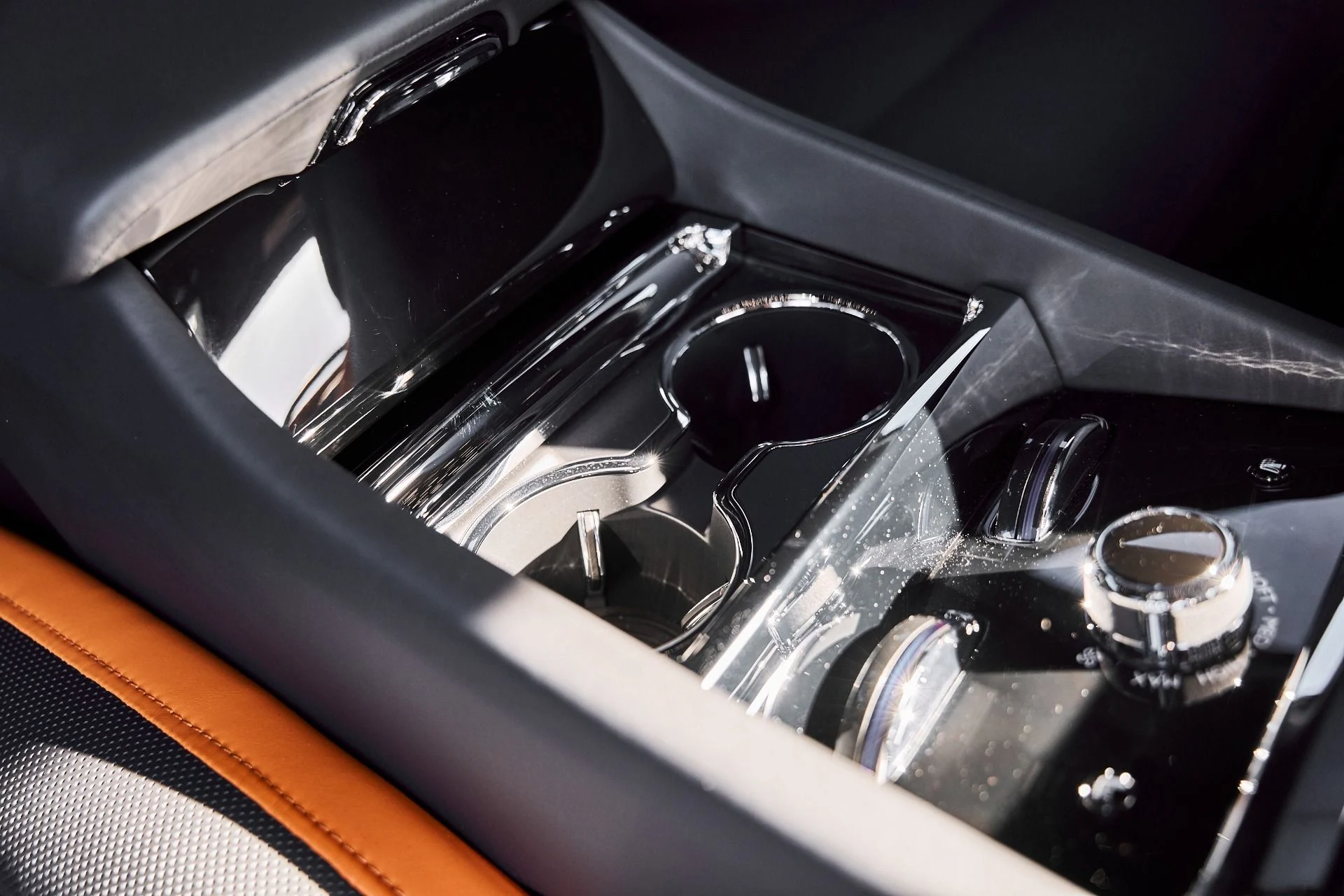 mph039_3575414798_Used_2025_Rolls_Royce_Spectre_Base_1775246539_f40598edb2