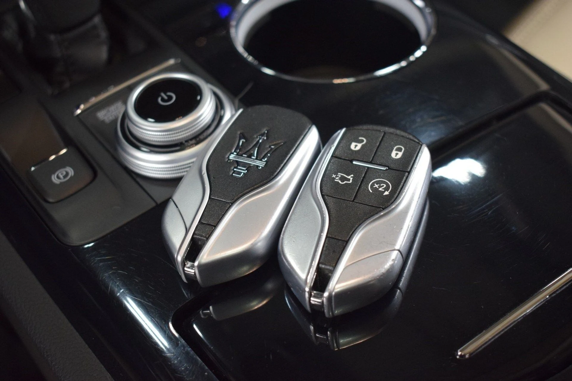 mph039_3581562004_39595650ae135b41bc3274f359cd2240x_fef996ff98