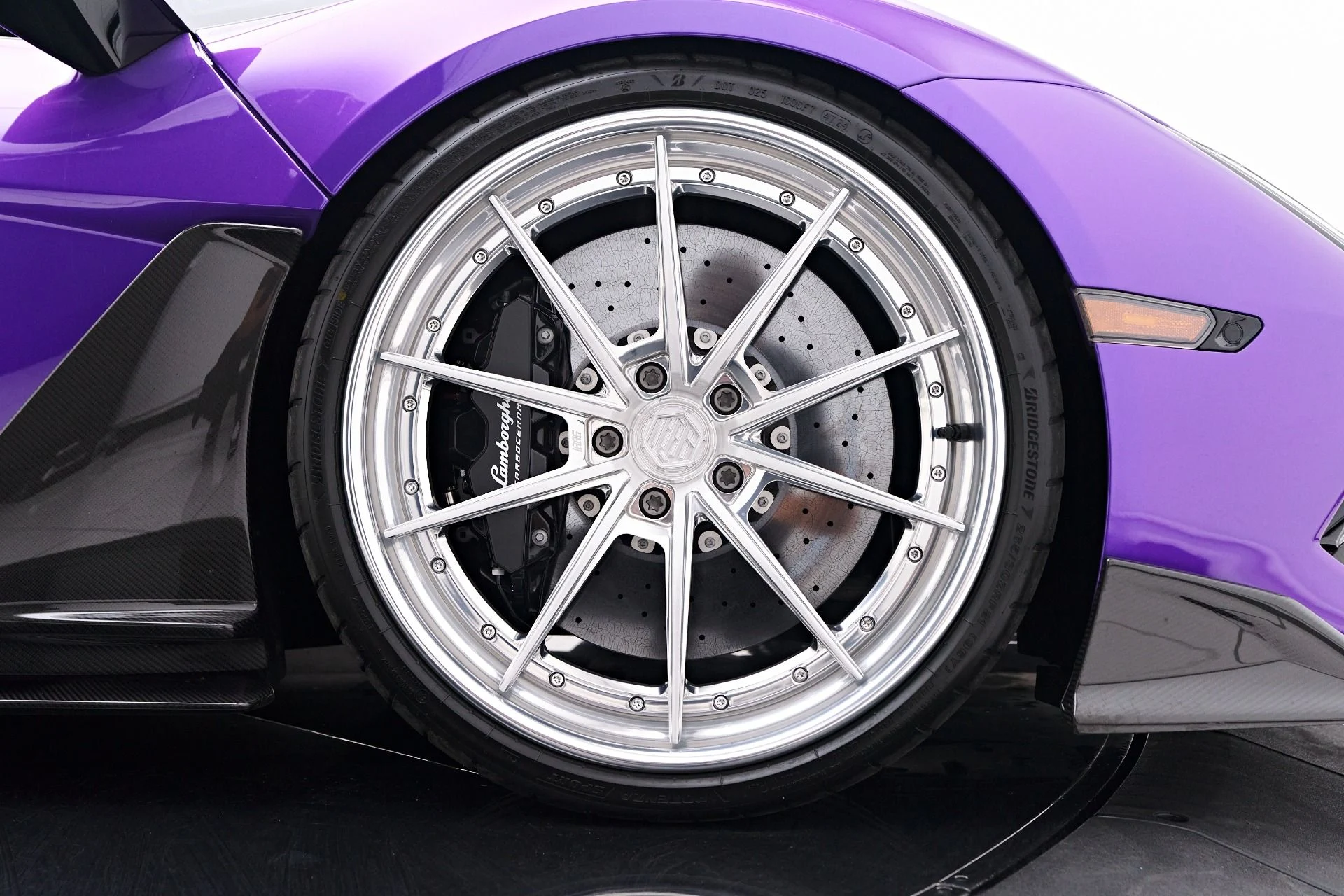 mph039_3589931219_Used_2024_Lamborghini_Revuelto_Base_1756862241_fb1a036379