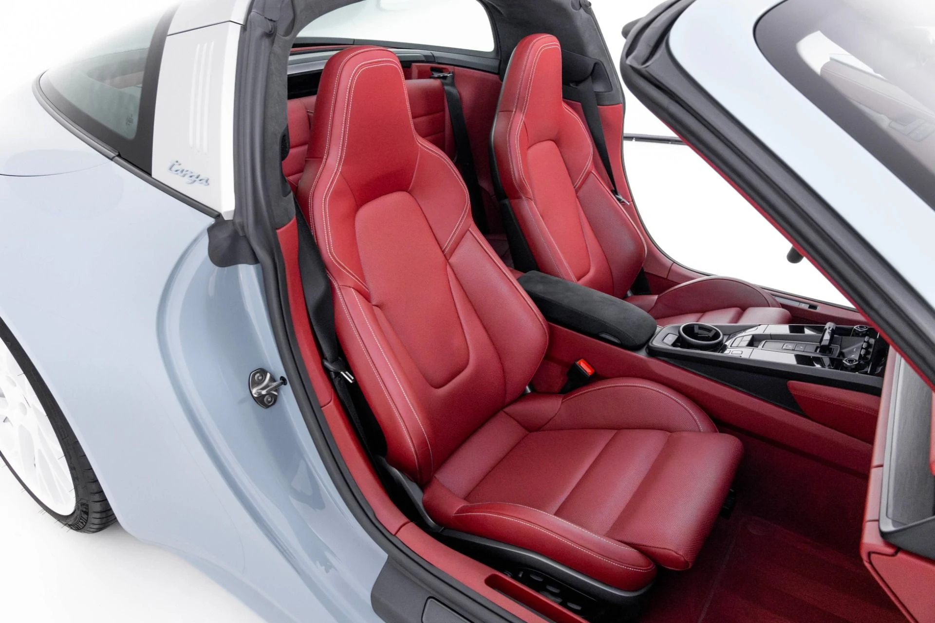 mph039_3597570906_Used_2023_Porsche_911_Targa_4_GTS_1762298445_3cef25beac