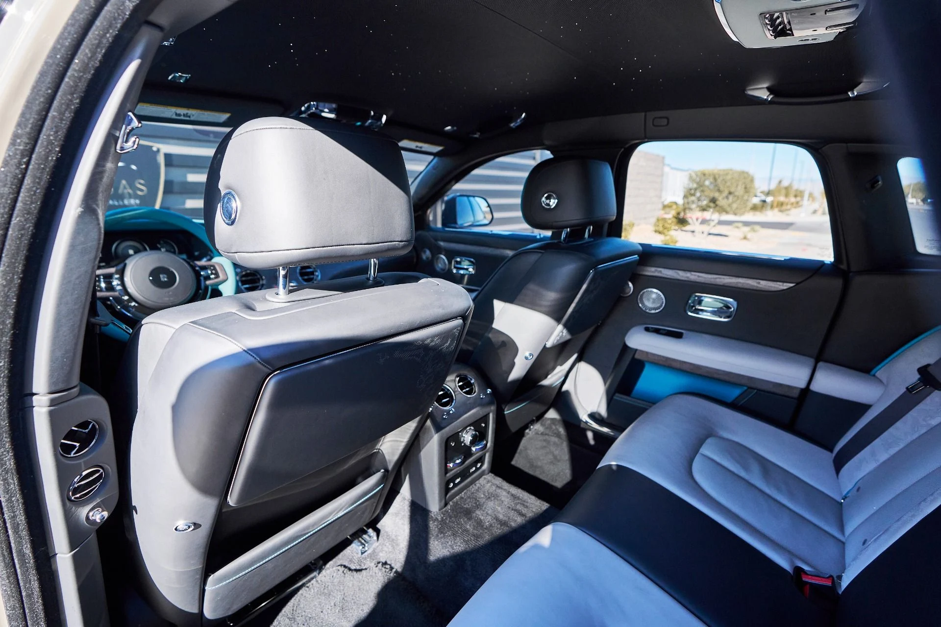 mph039_3598793058_Used_2025_Rolls_Royce_Ghost_Base_1765592211_d6601d43cf