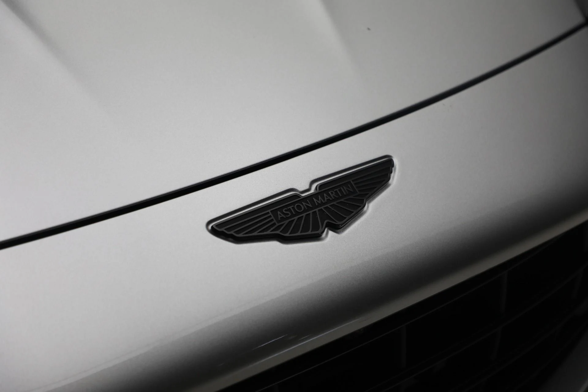 mph039_3602043106_New_2026_Aston_Martin_Vantage_Roadster_1762286675_dcd275d95e