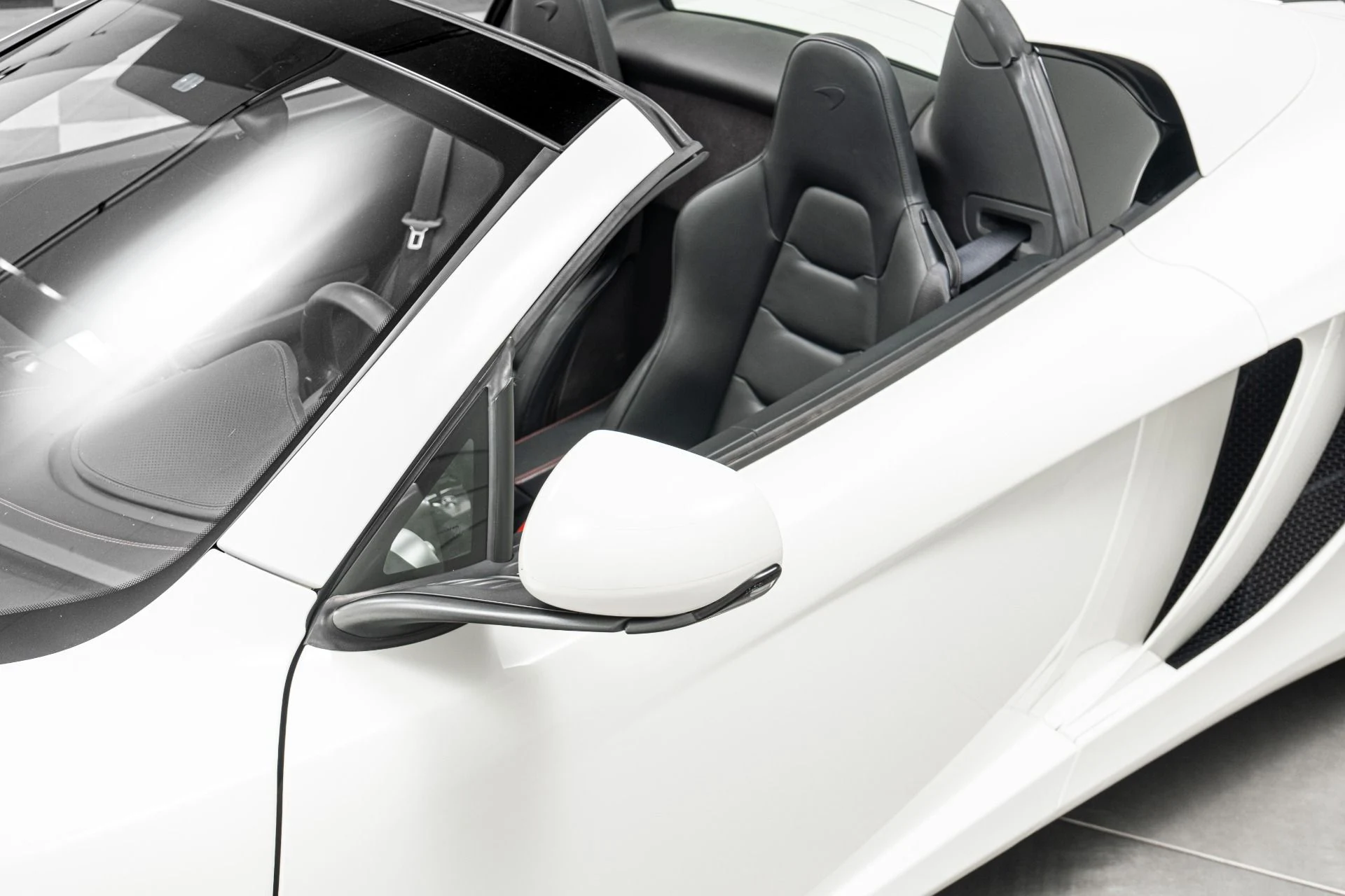 mph039_3605722874_Used_2014_Mc_Laren_MP_4_12_C_Spider_Retractable_Hardtop_616_Horsepower_Low_Miles_1779912312_c8cf228126