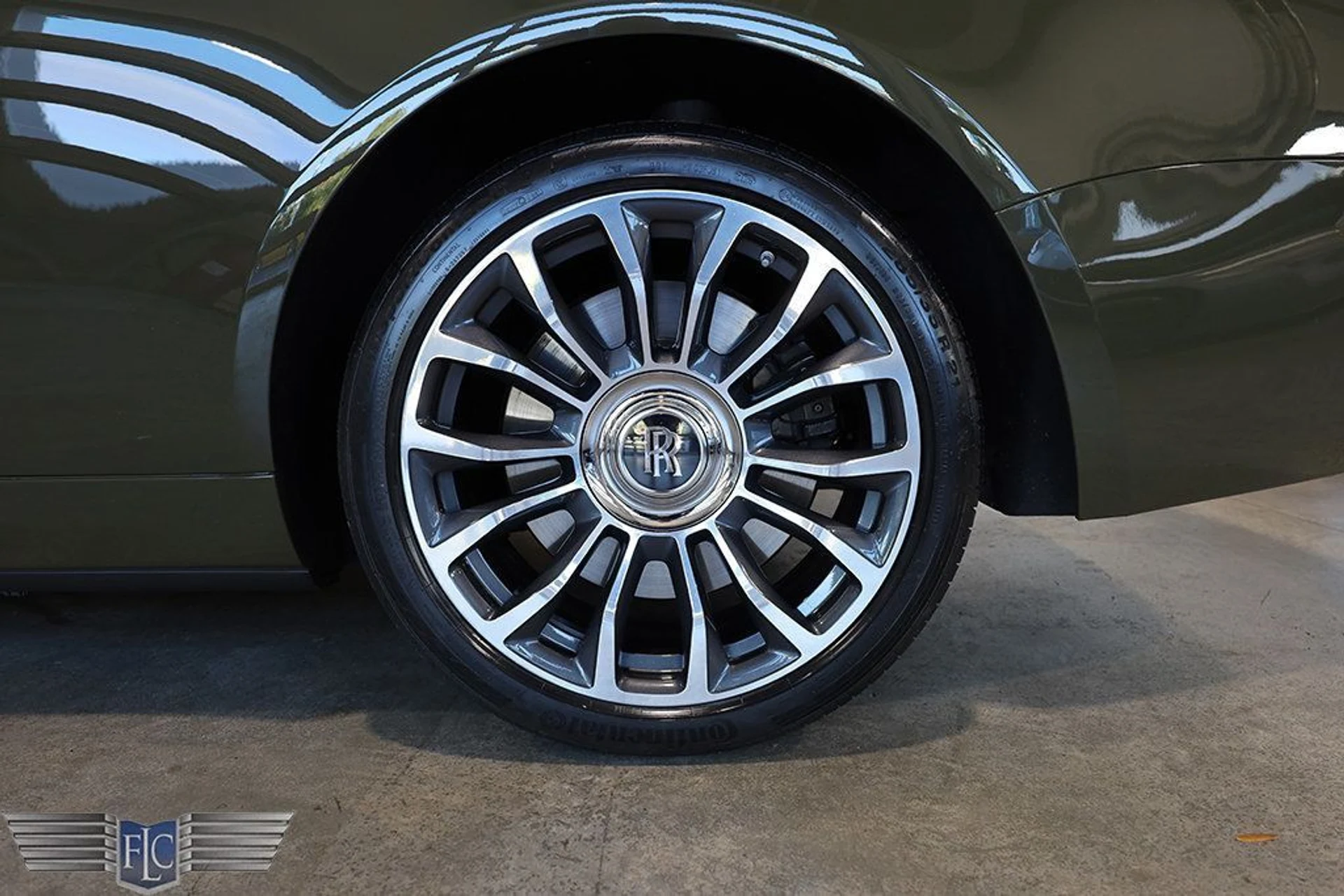 mph039_3606569457_used_2021_rolls_royce_dawn_convertible_9689_23009297_40_1024_f17d40e609