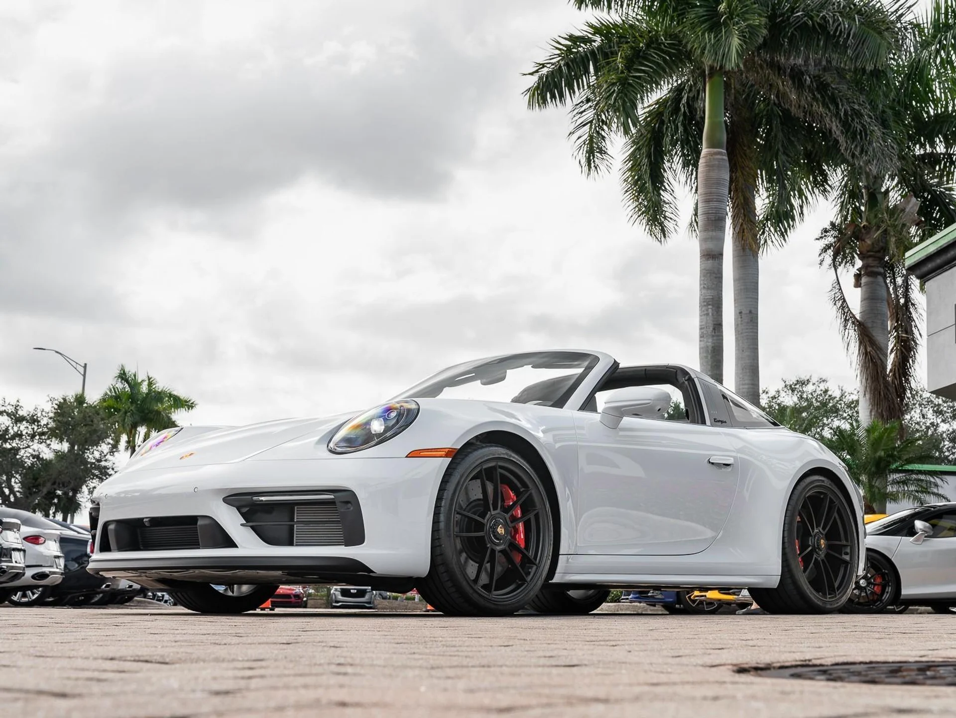 mph039_3615748326_Used_2023_Porsche_911_4_GTS_1764191352_f700409be4