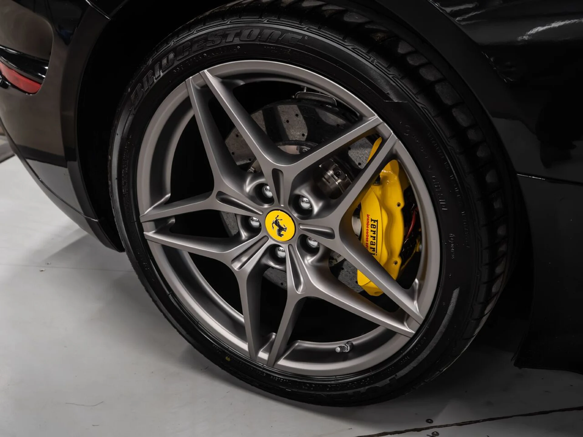 mph039_3618946691_ferrari_california_2015_18dc1c8d88