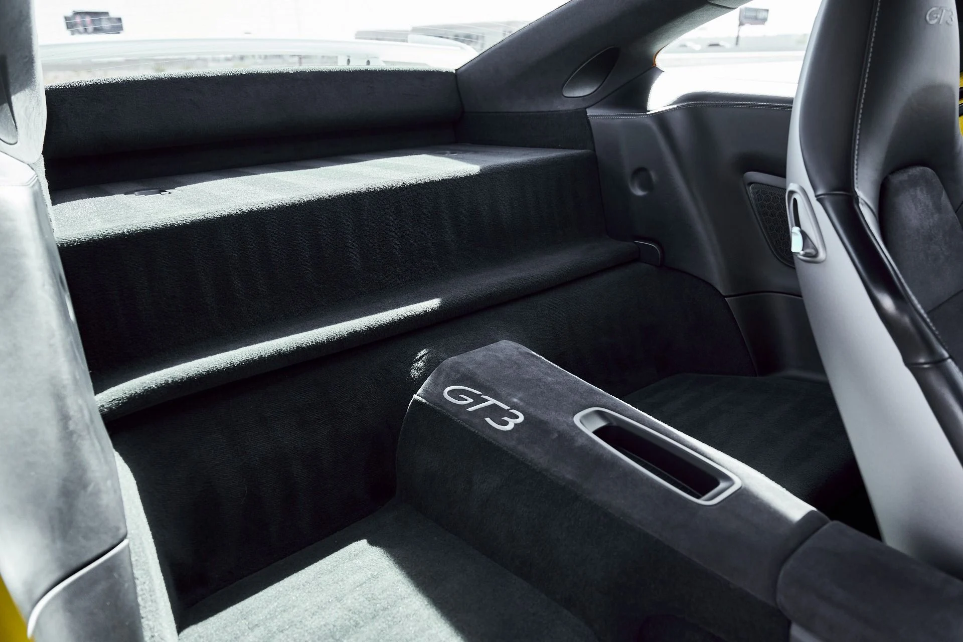 mph039_3622242611_Used_2015_Porsche_911_GT_3_1771890214_45e91b2c9c