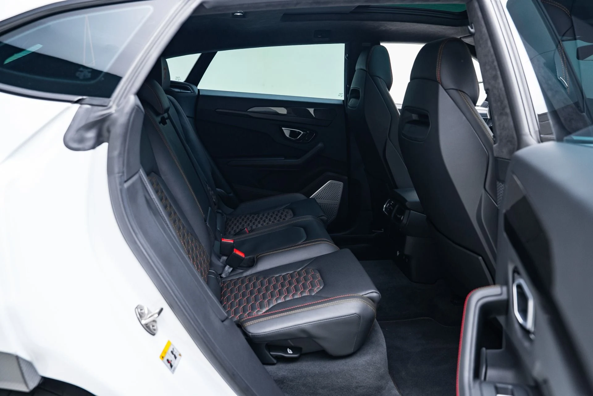 mph039_3684212569_Used_2022_Lamborghini_Urus_1764978373_00dd352c82