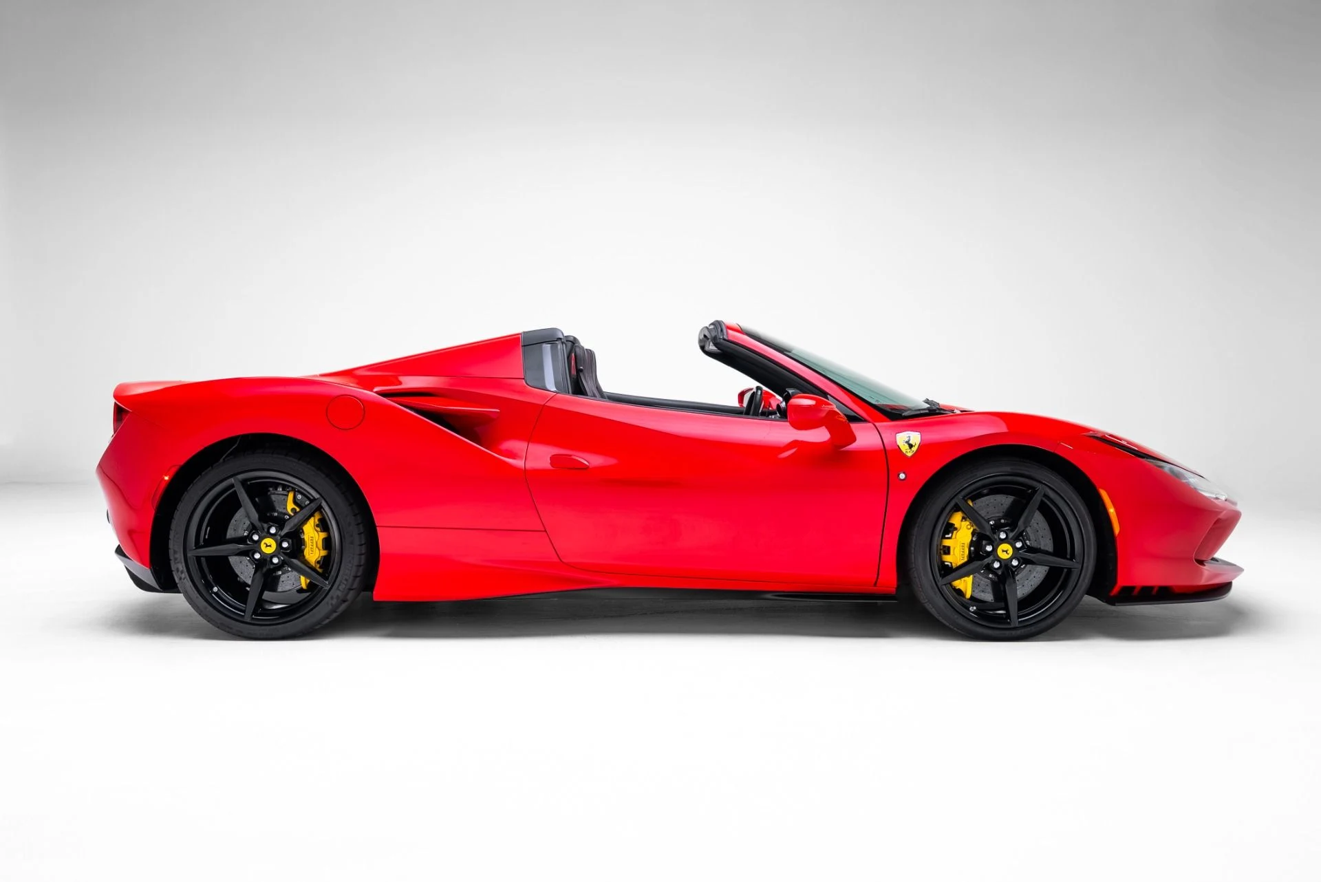 mph039_3685627187_Used_2022_Ferrari_F8_Spider_1772060446_5510b03369