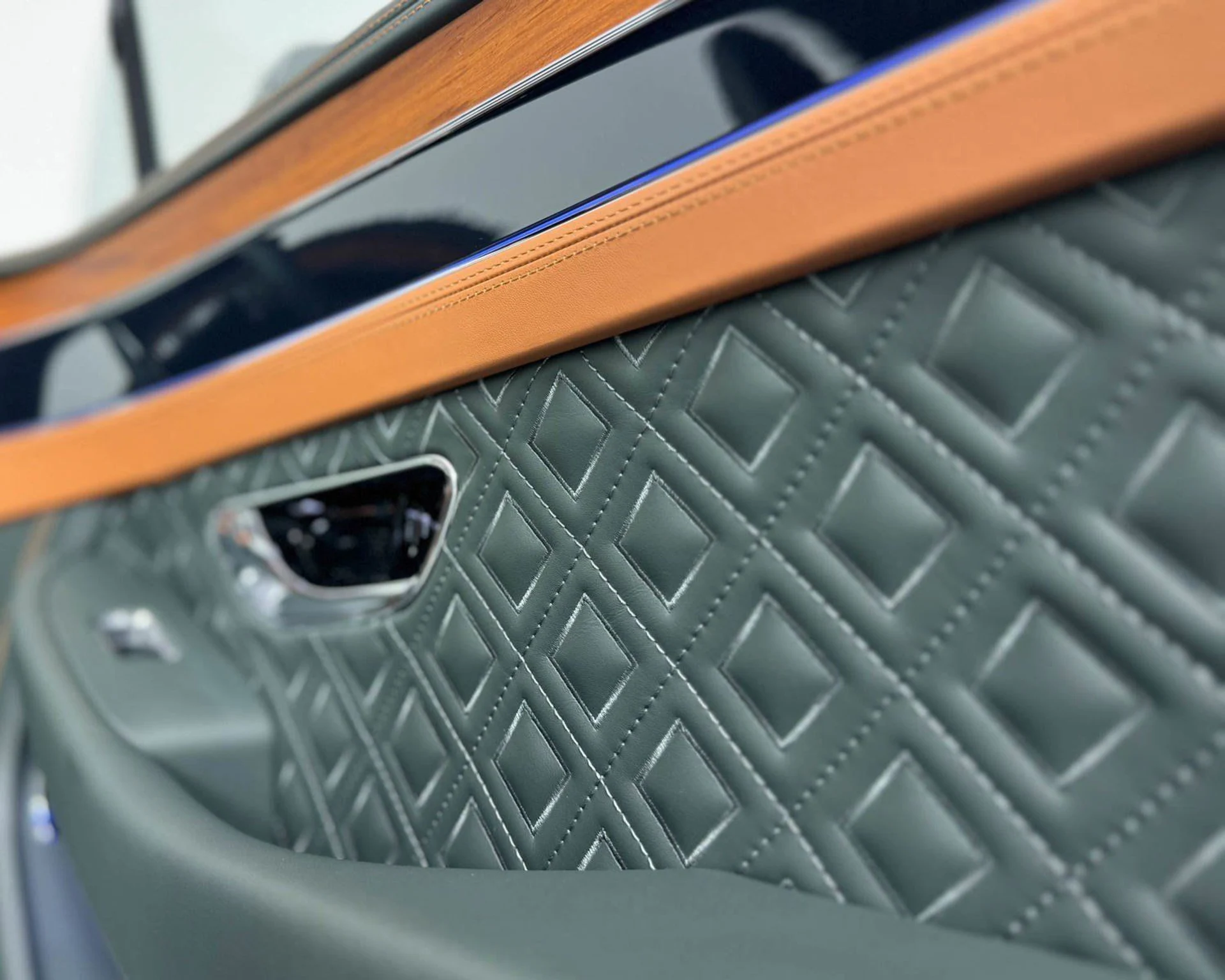 mph039_3699793812_14c2a3819ddc459bba17277e1e55a6d5_afc38f9462