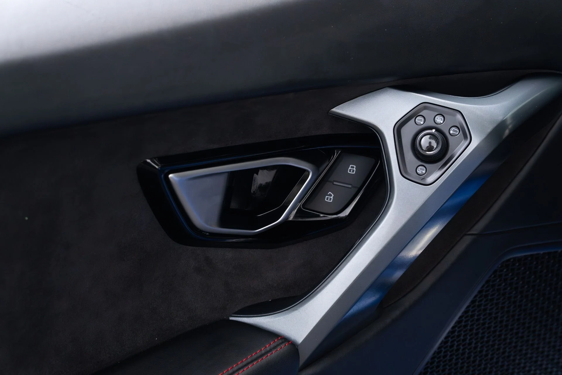 mph039_371552195_Used_2015_Lamborghini_Huracan_LP_610_4_1780446650_318577b8f4