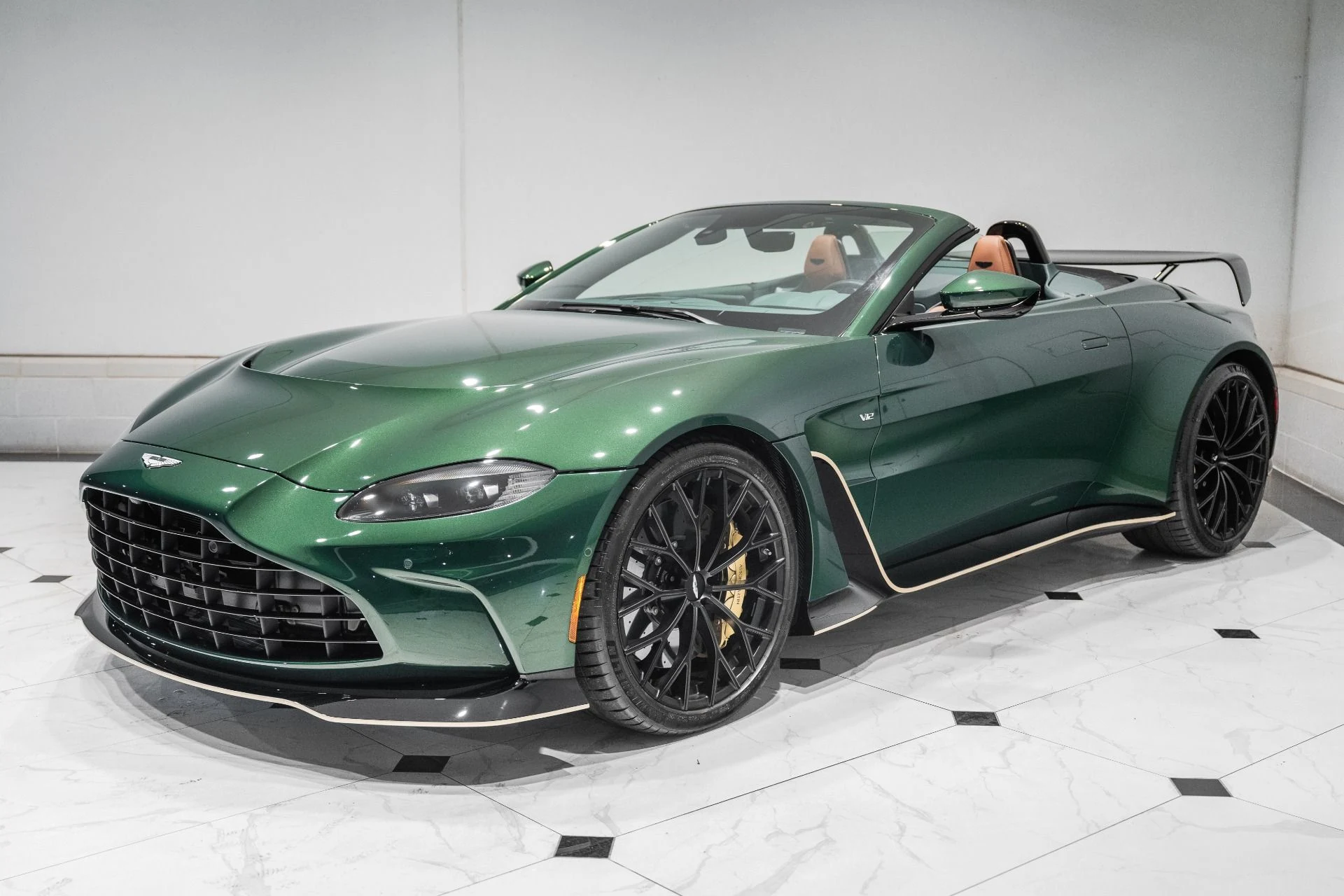 mph039_371692131_Used_2023_Aston_Martin_Vantage_V12_1787759949_2f703a154c