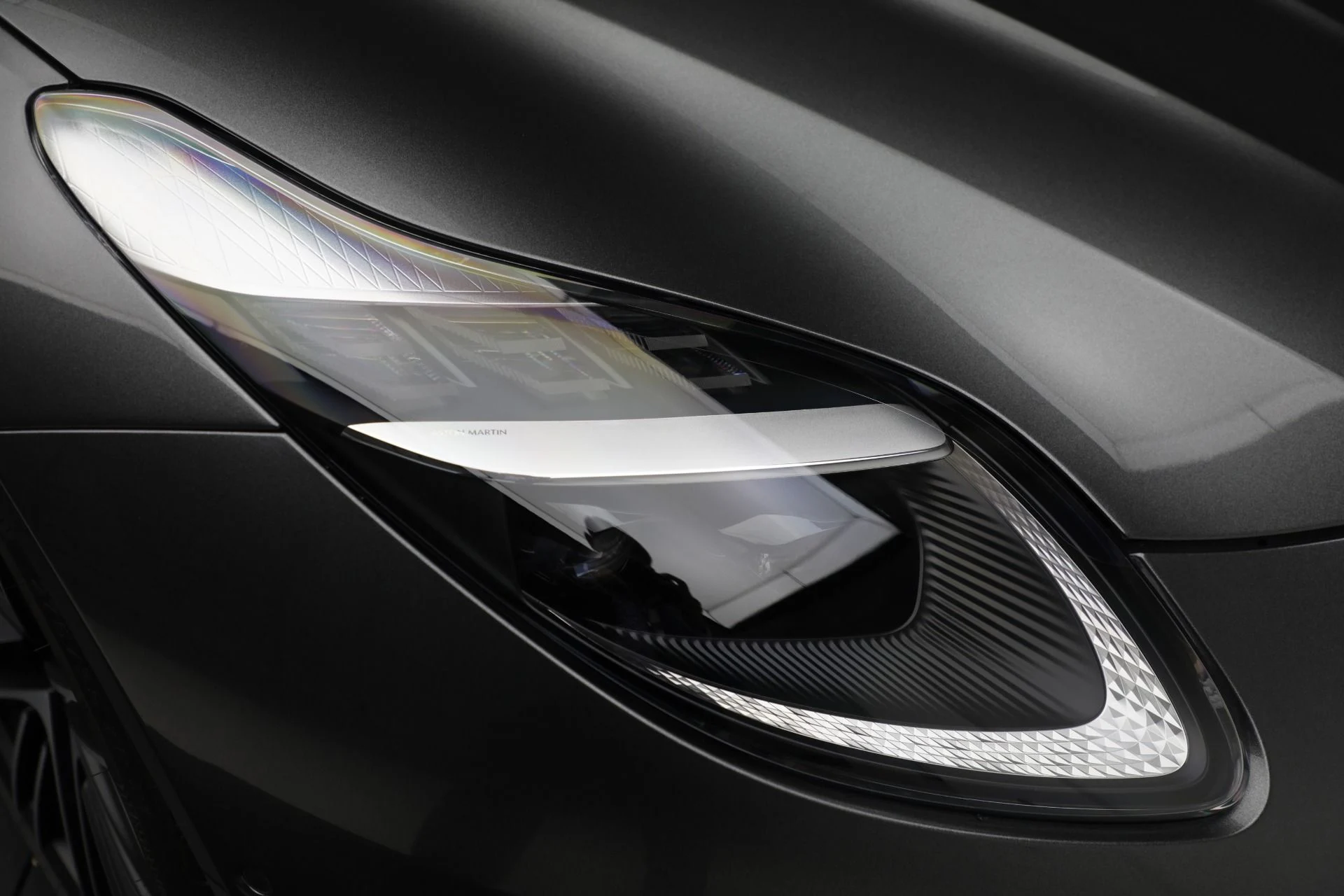 mph039_3716969531_New_2025_Aston_Martin_DB_12_Volante_0fe6303c48
