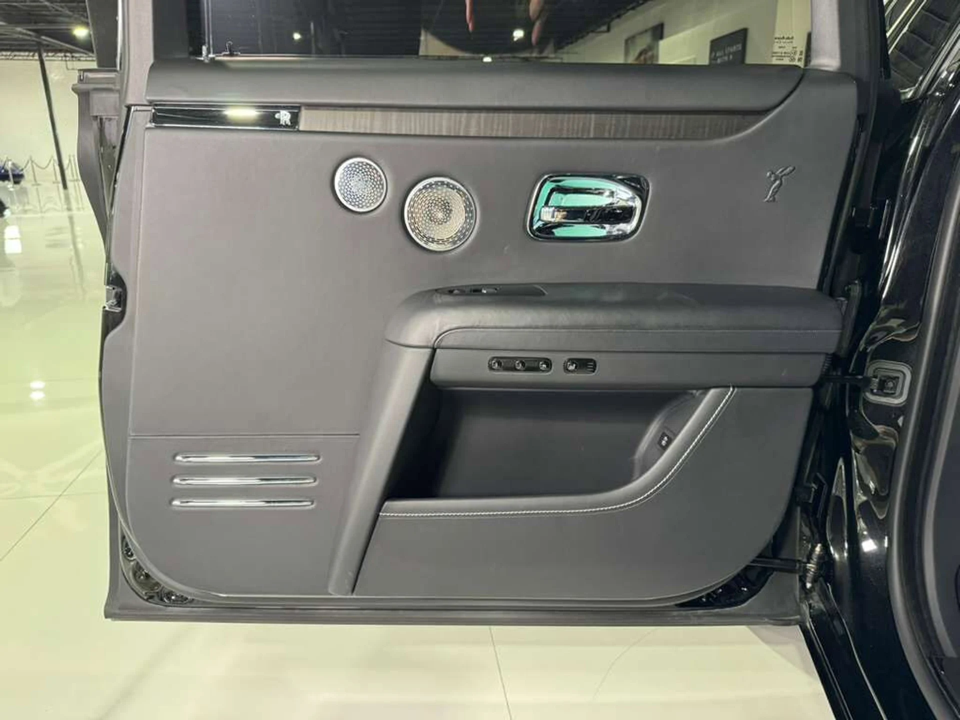 mph039_3724289599_8ce49836e99b9d4fd2944c57c51012d2_dcca60cf98