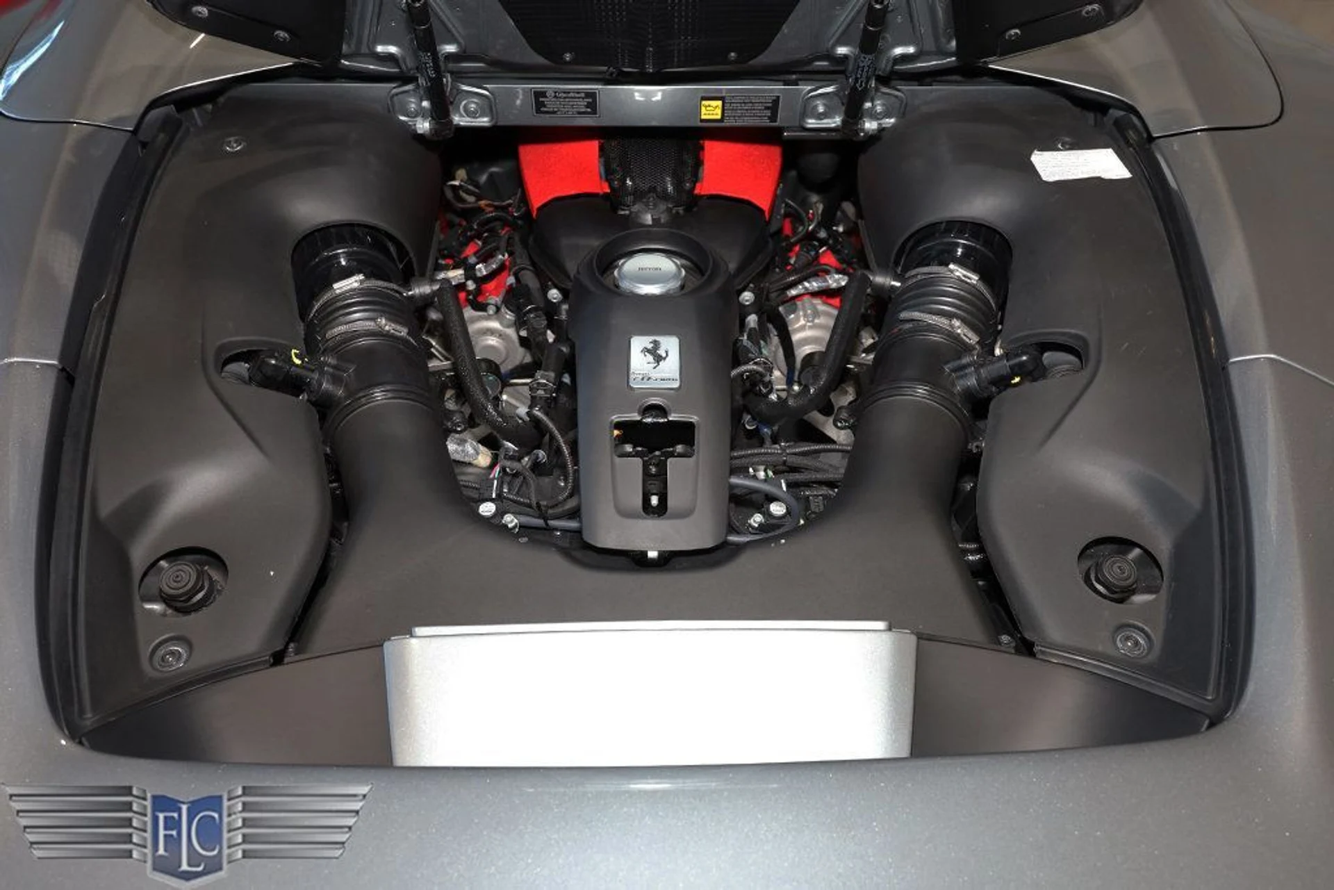 mph039_3734095750_used_2021_ferrari_f8_spider_convertible_9689_22996812_40_1024_2b6a46f514