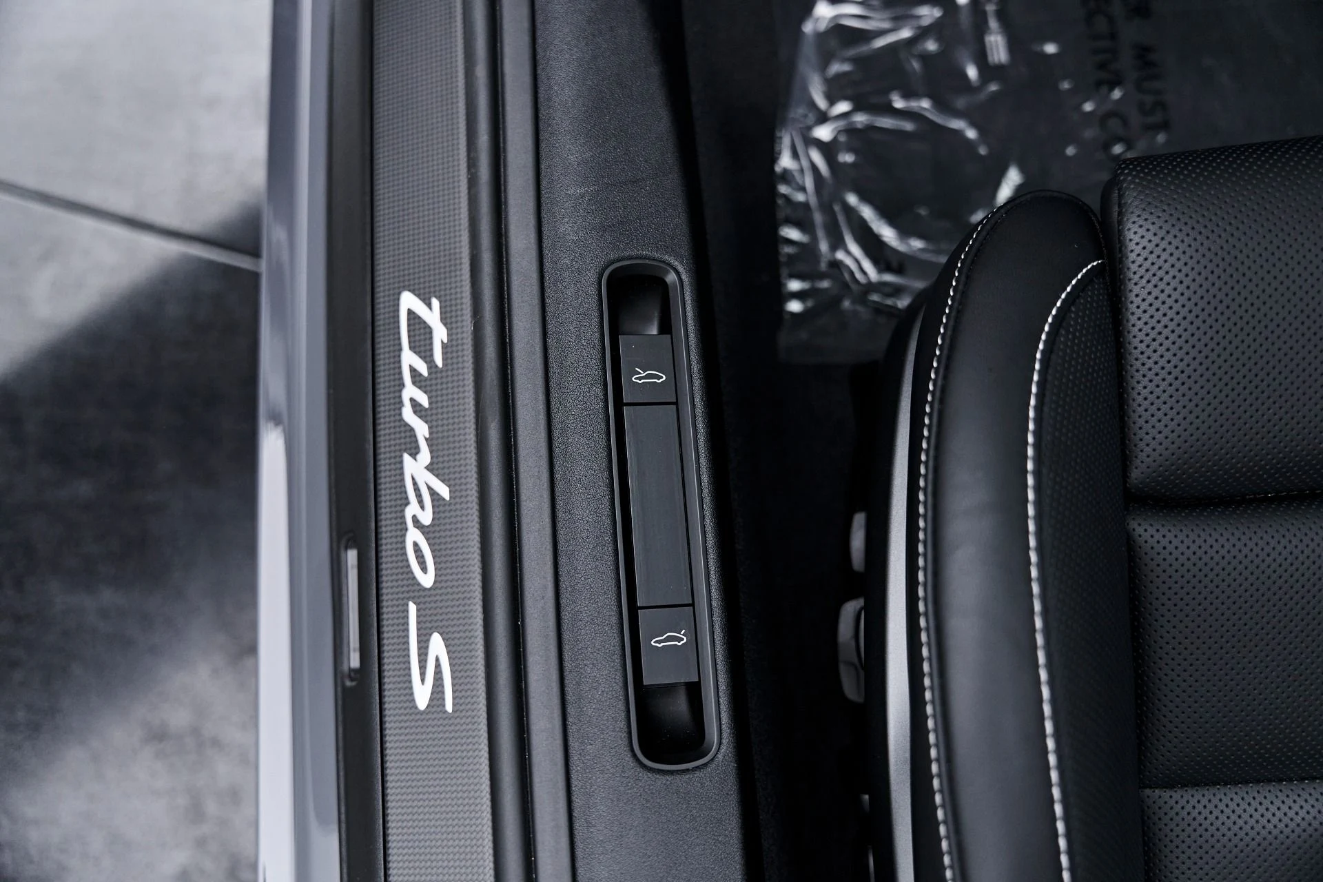 mph039_3742441846_Used_2026_Porsche_911_Turbo_S_1789622276_40d29b79ed