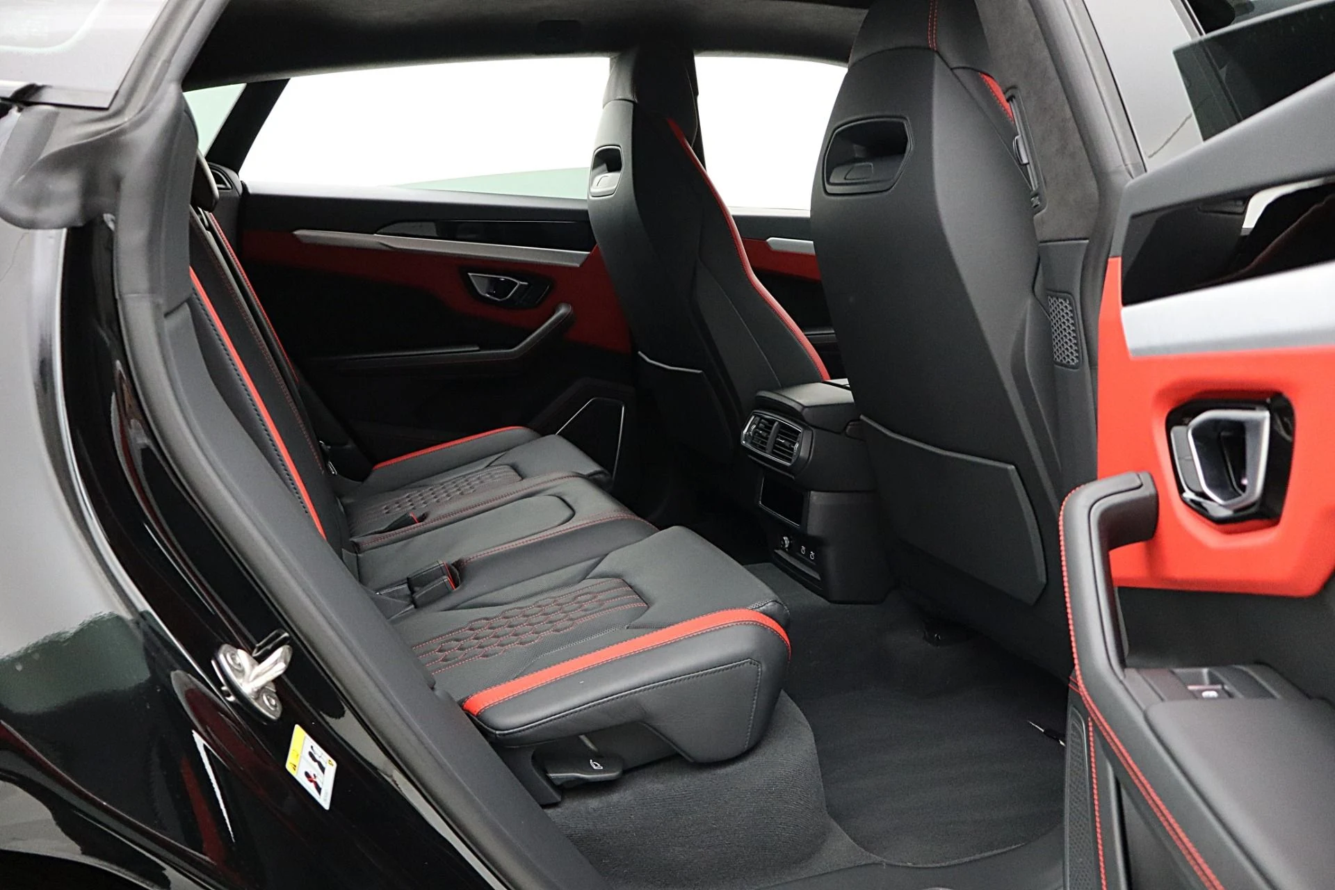 mph039_3758696400_Used_2024_Lamborghini_Urus_SLEASE_OPTIONS_AVAILABLE_332bb3f26c