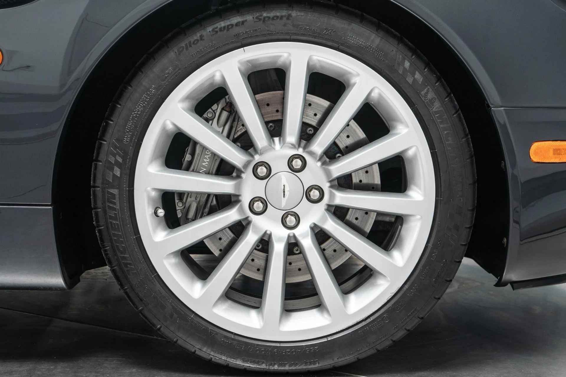 mph039_3764625197_Used_2003_Aston_Martin_VANQUISH_1754320798_04787a65f0