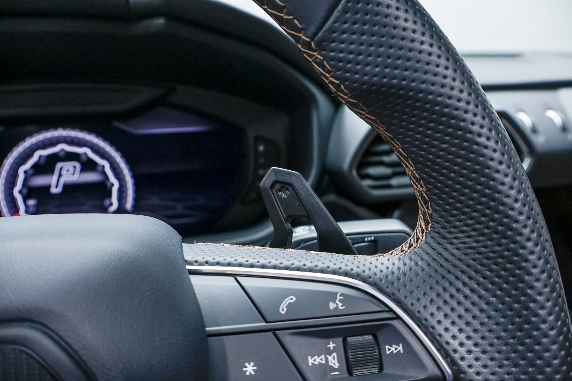 mph039_3765559528_Used_2019_Lamborghini_Urus_1760386129_b3e50846c8