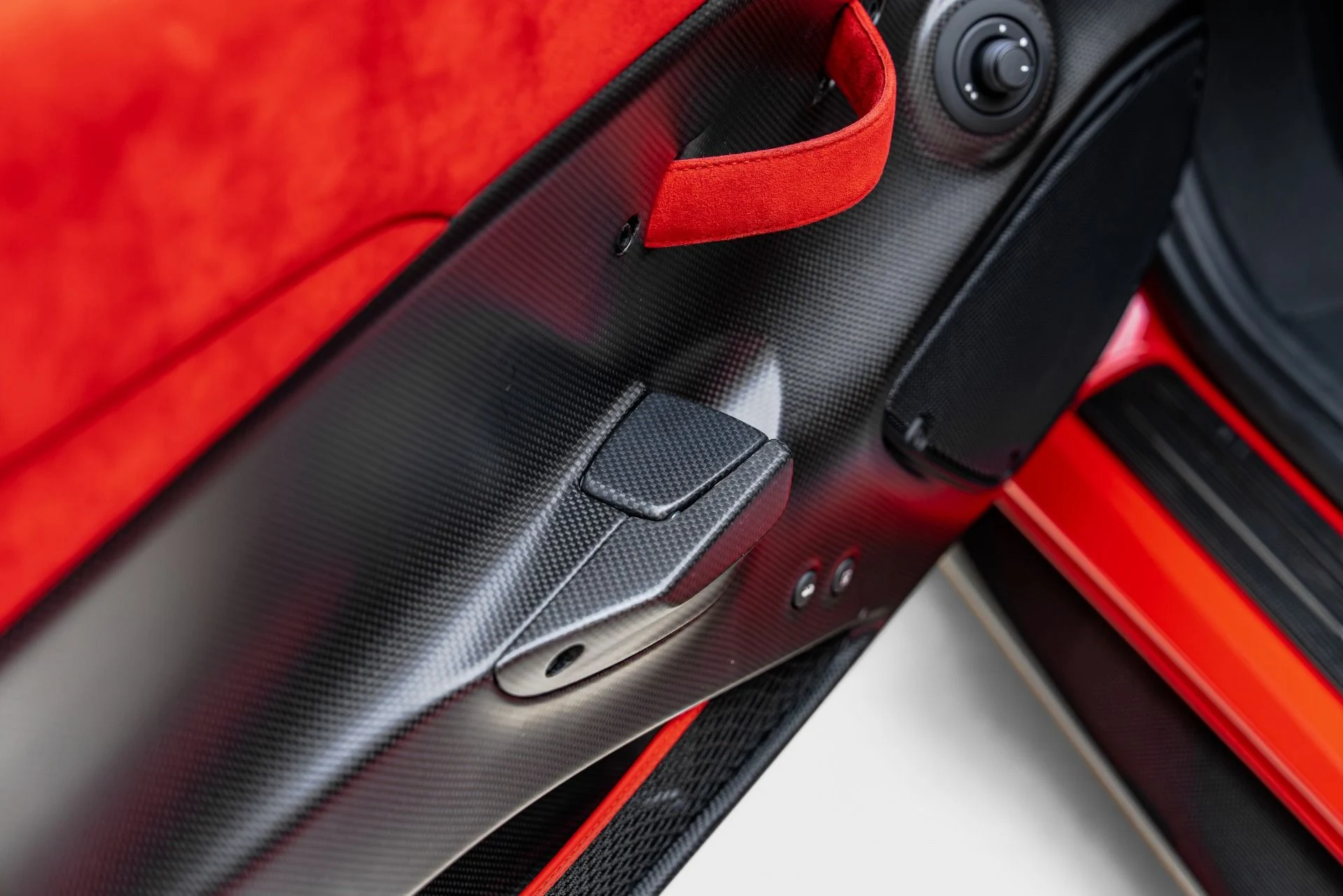 mph039_3769988139_Used_2019_Ferrari_488_Pista_1784869189_cbc22f9f5d