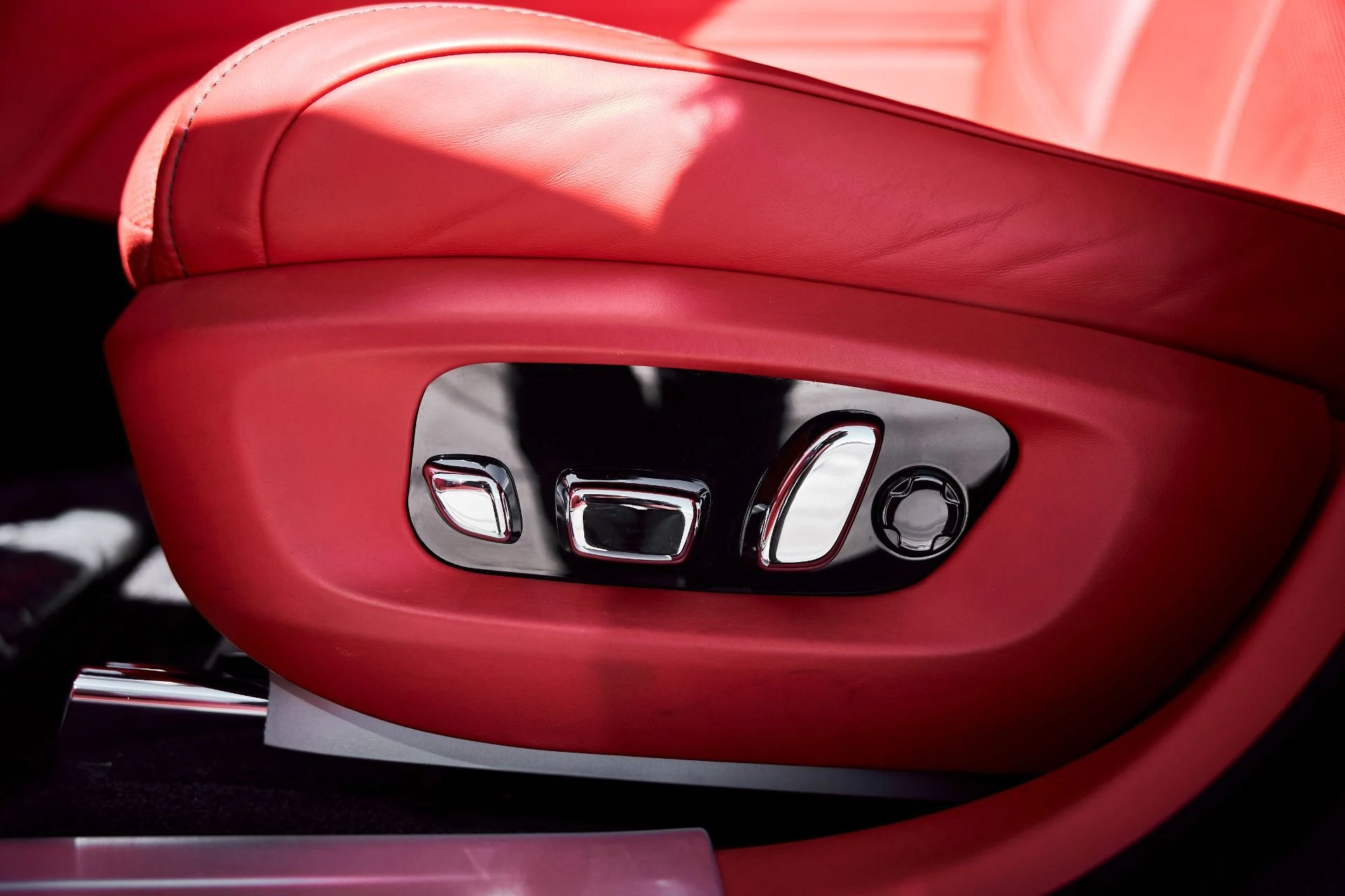 mph039_3770407762_Used_2022_Rolls_Royce_Ghost_Base_1772766019_837173927a