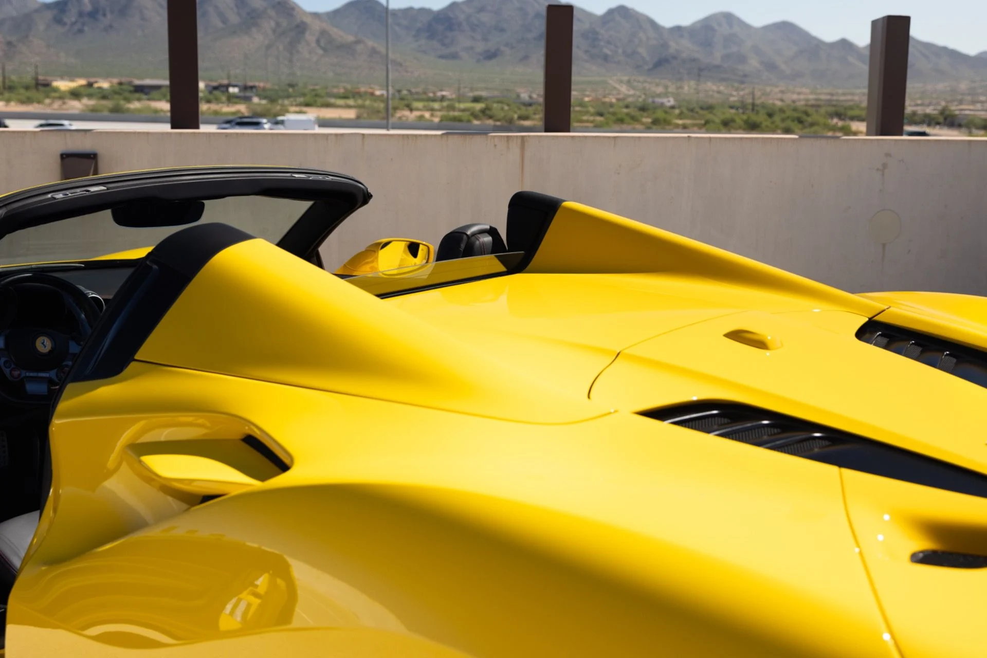 mph039_3780405122_Used_2022_Ferrari_F8_Spider_1790977692_85d63cc741