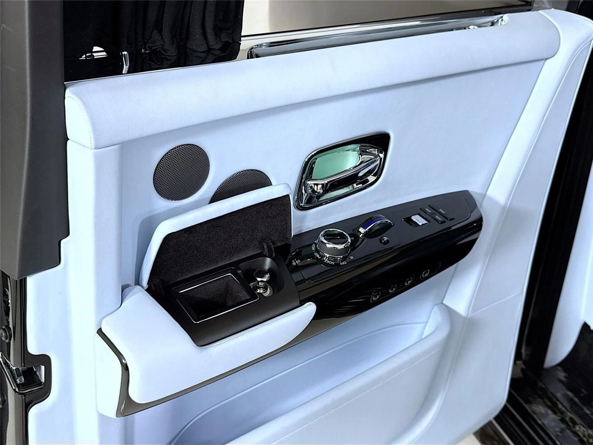 mph039_3789563847_732de9a5a826c429af929f76f56348f4_9631df4bf2