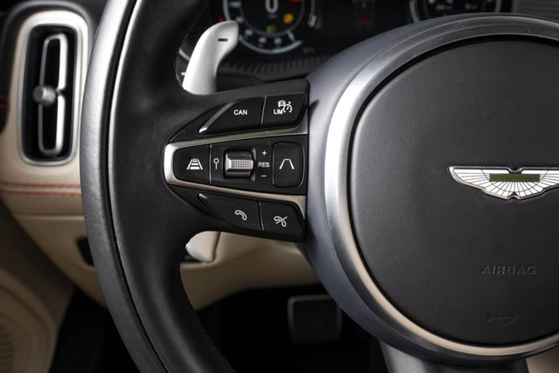 mph039_3805401884_e0a1226d2b182fd794e59b33c8b5e363x_35f30c61a1